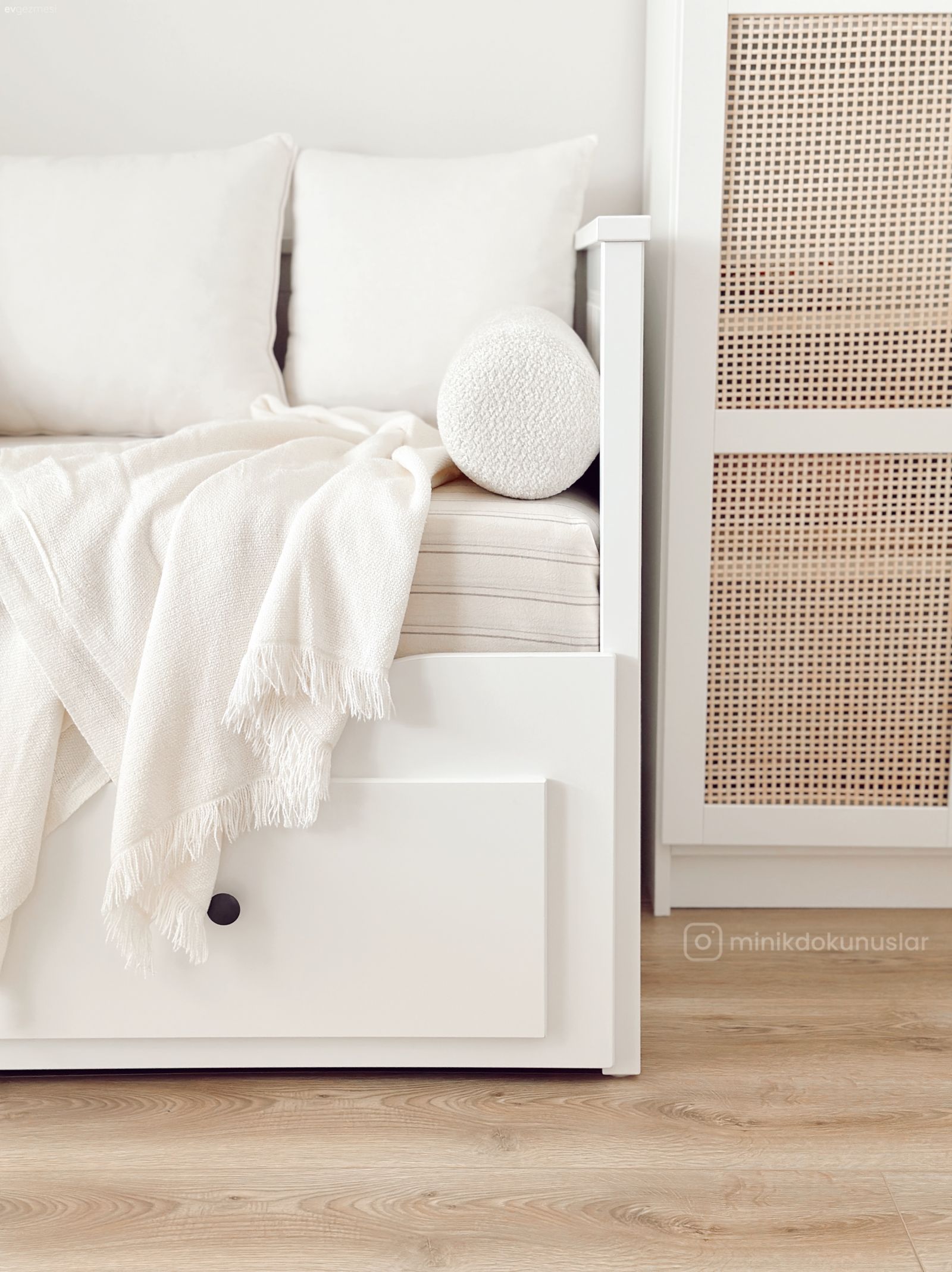 Salonundan Balkona Aynı Çizgiyi Koruyan Bursa Evi!