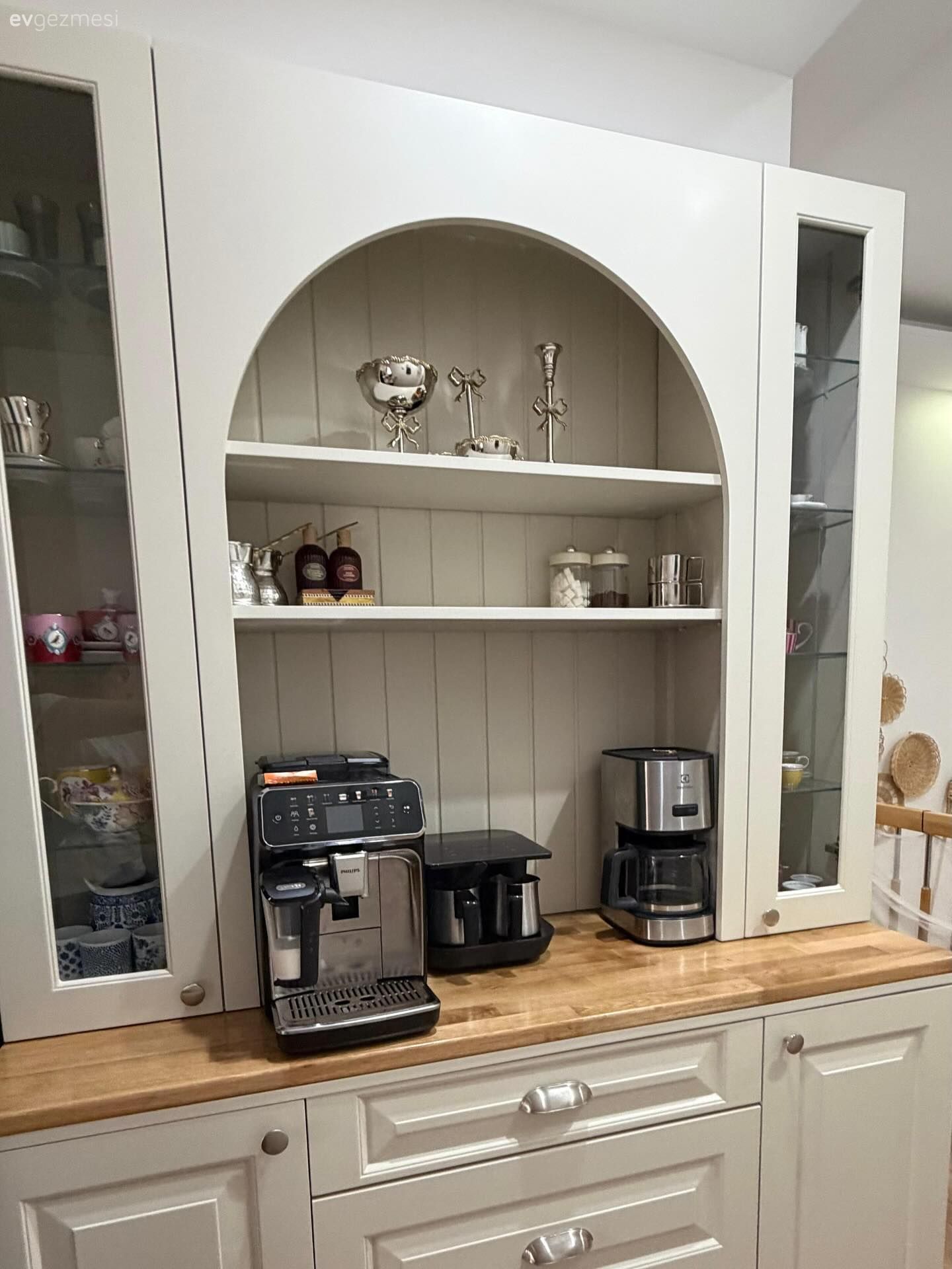 Bu Çatı Katı Mutfağı Dar Alanlar İçin Fikir Veriyor