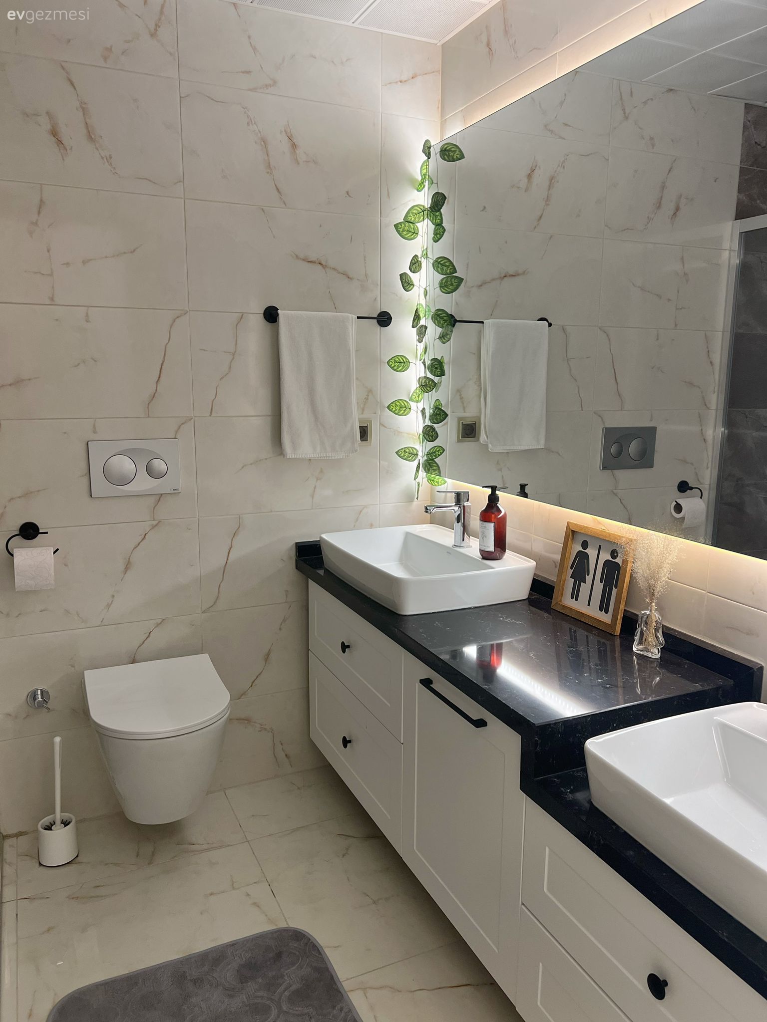 Bu Ankara Evi Beyazlıktan Ferahlık Turuncudan da Neşe Almış