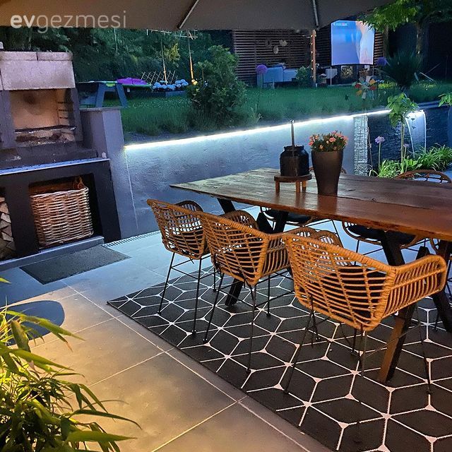 Bahçe, Bahçe oturma grubu, Pergola, Peyzaj, Bahçe masası, Sandalye