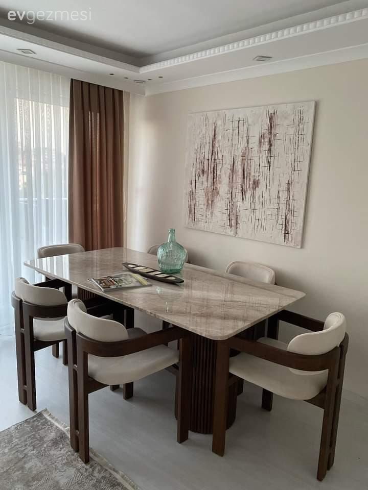 Yemek Odası, Beyaz, Kahverengi, Sandalye, Yemek masası, Tablo, Duvar dekorasyonu, Fon perde, Perde, Tül perde