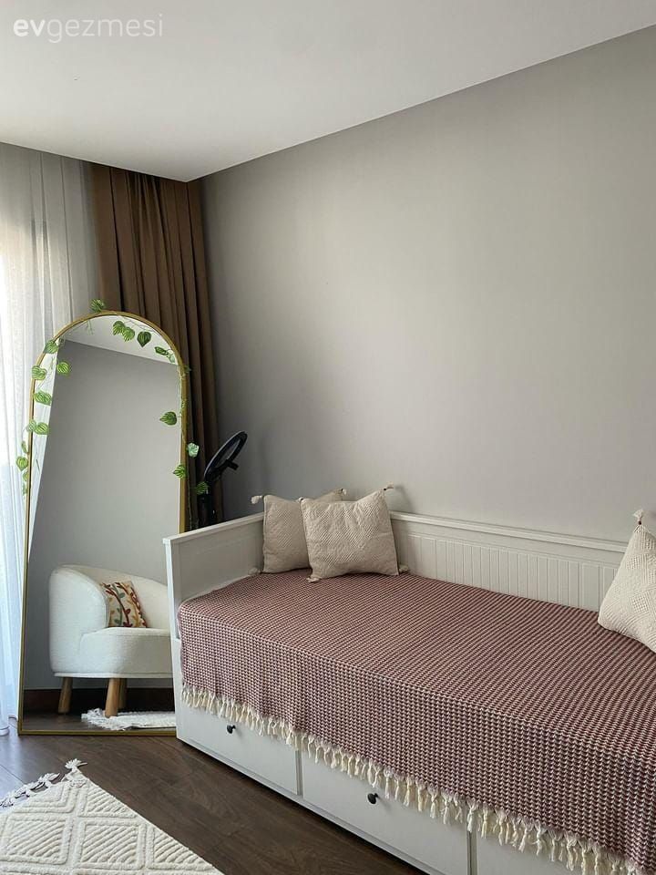 Beyaz Koltuk Takımını Cesaretle Kullanan Bir İzmir Evi!