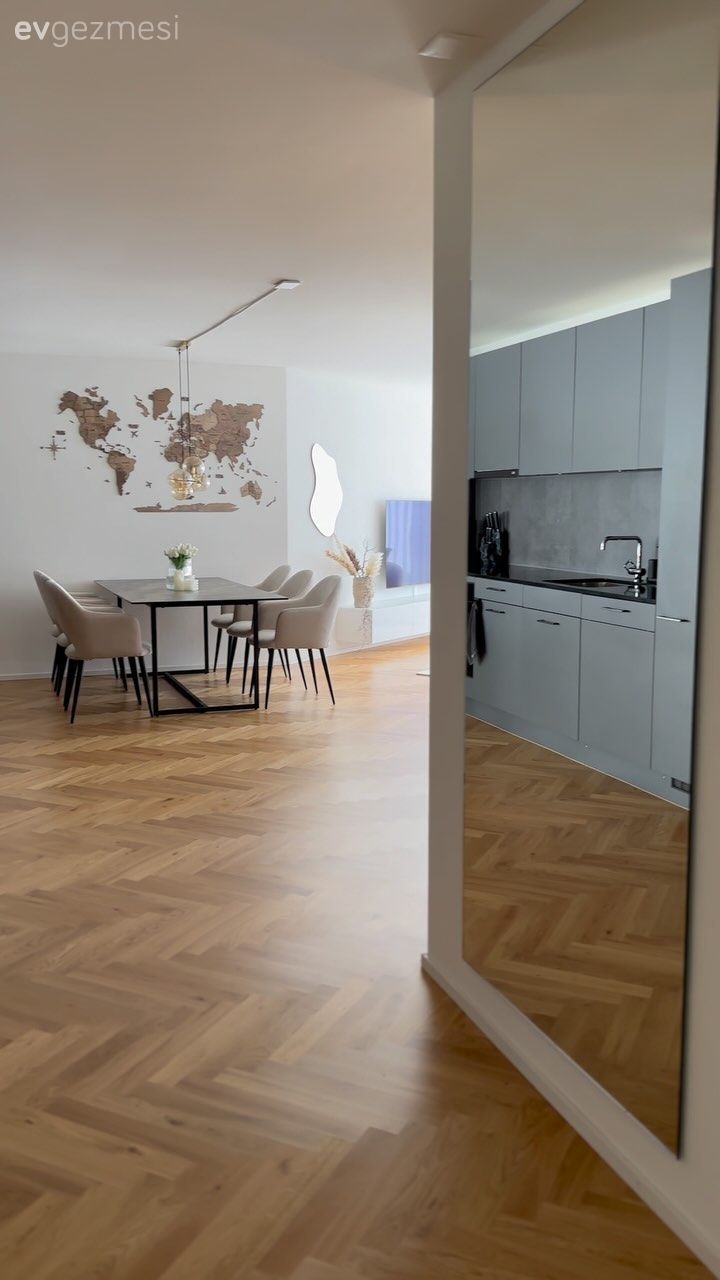 Amerikan Mutfak, Mutfak, Beyaz, Siyah, Bej, Duvar dekorasyonu, Yemek masası, Sandalye, Duvar ayna kaplama, Ayna, Parke