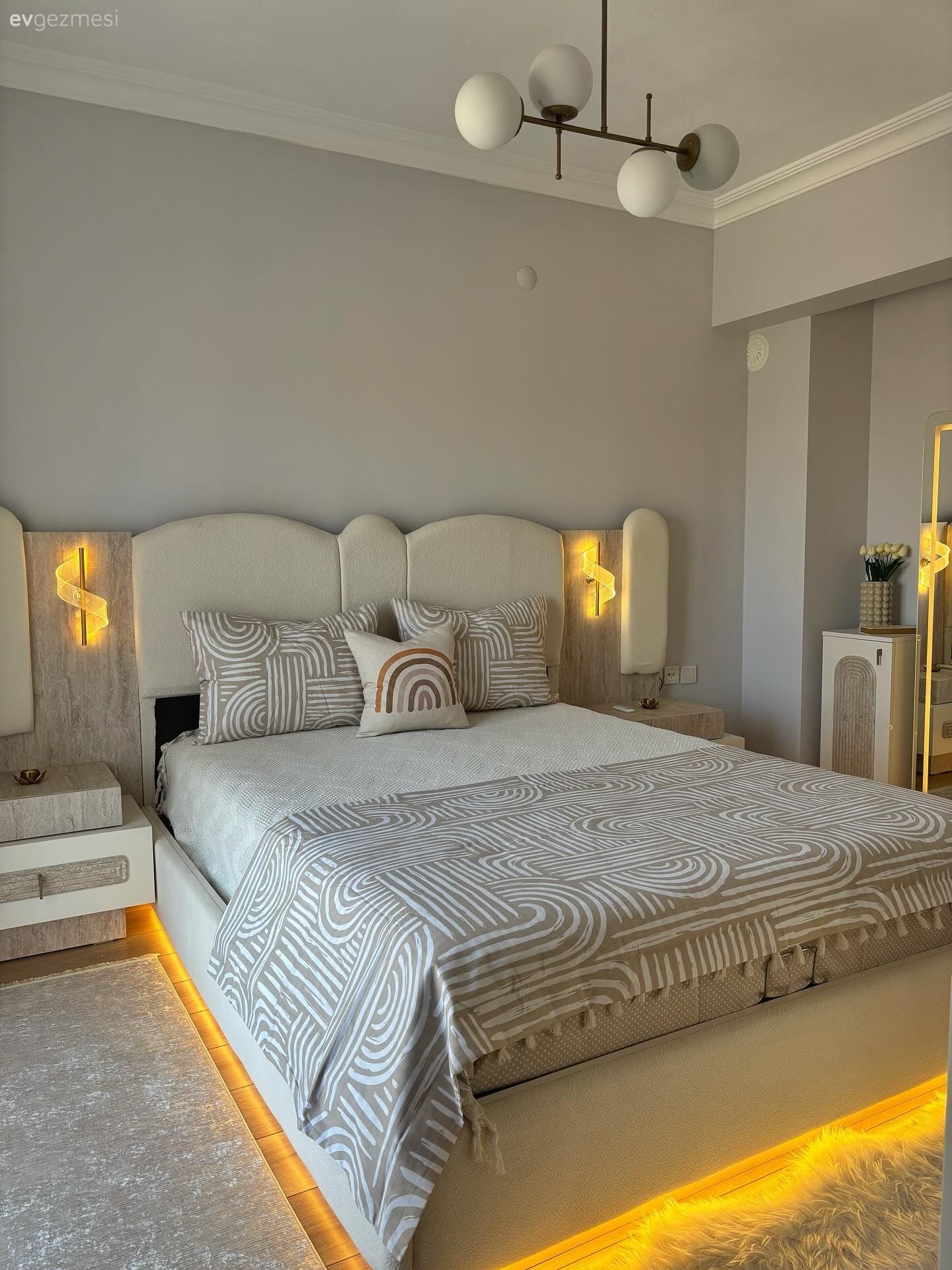 İzmir'deki Bu Villada Dar Yaşam Alanları Verimli Şekilde Değerlendirilmiş