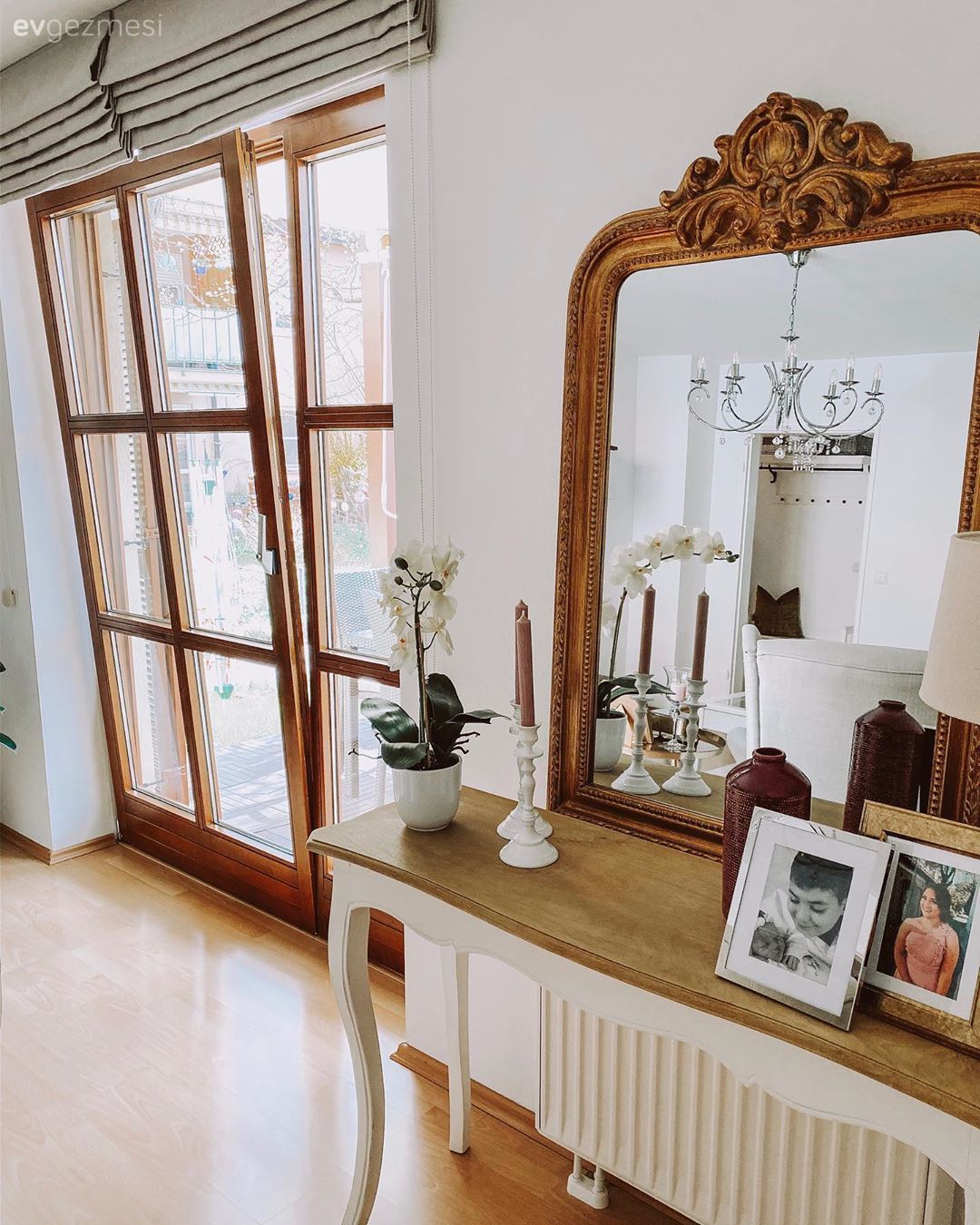 Bu Tatlı Evin Hem Bahçesinde Hem De İçinde Mevsim Hep Bahar