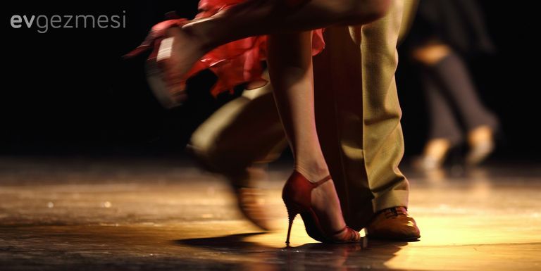 Sevgililer Gününde Evde Ne Yapılır? İşte Size Eksiksiz Plan!