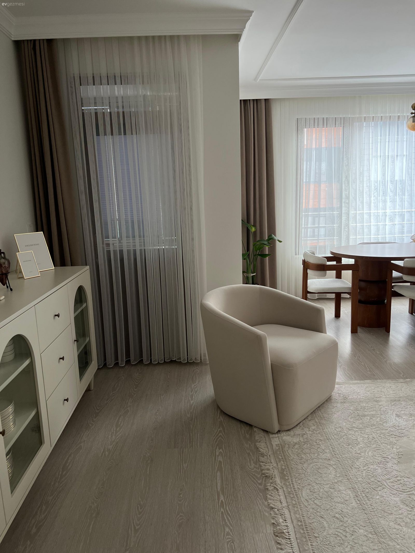 Bu Yalova Evi Dar Alanları Verimli Değerlendirmeye Öncelik Vermiş