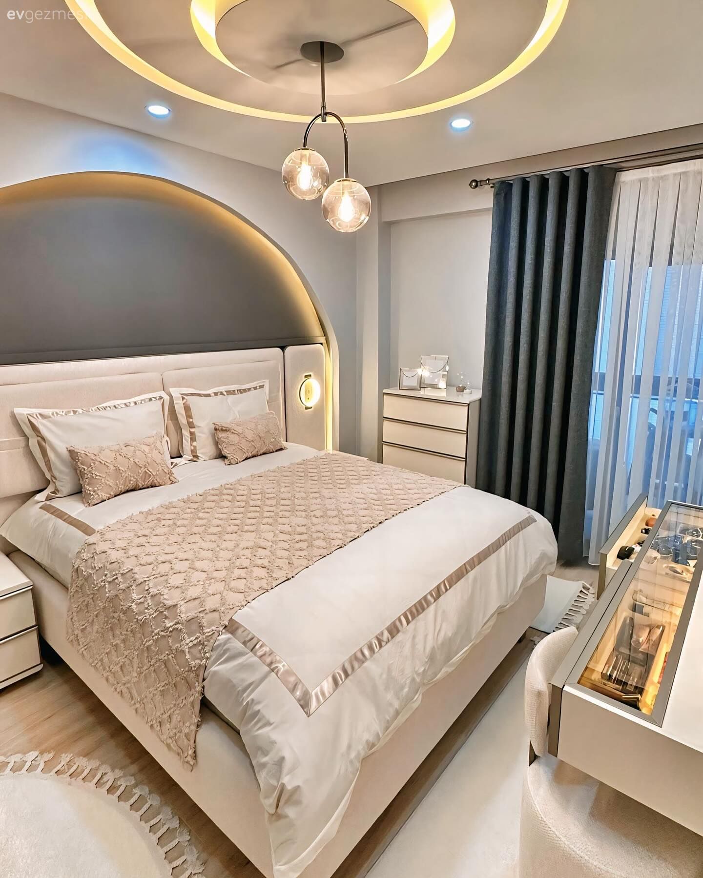 Art Dekoyu Seven Bu Yatak Odası Kalıpların Dışına Çıkmış!