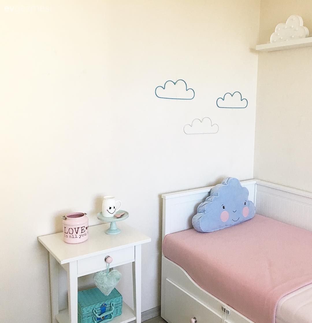 Çocuk Odası, Pudra pembe, Beyaz, Komodin, Duvar rafı, Duvar dekorasyonu, Çocuk odası aydınlatması, Kırlent, Ev tekstili