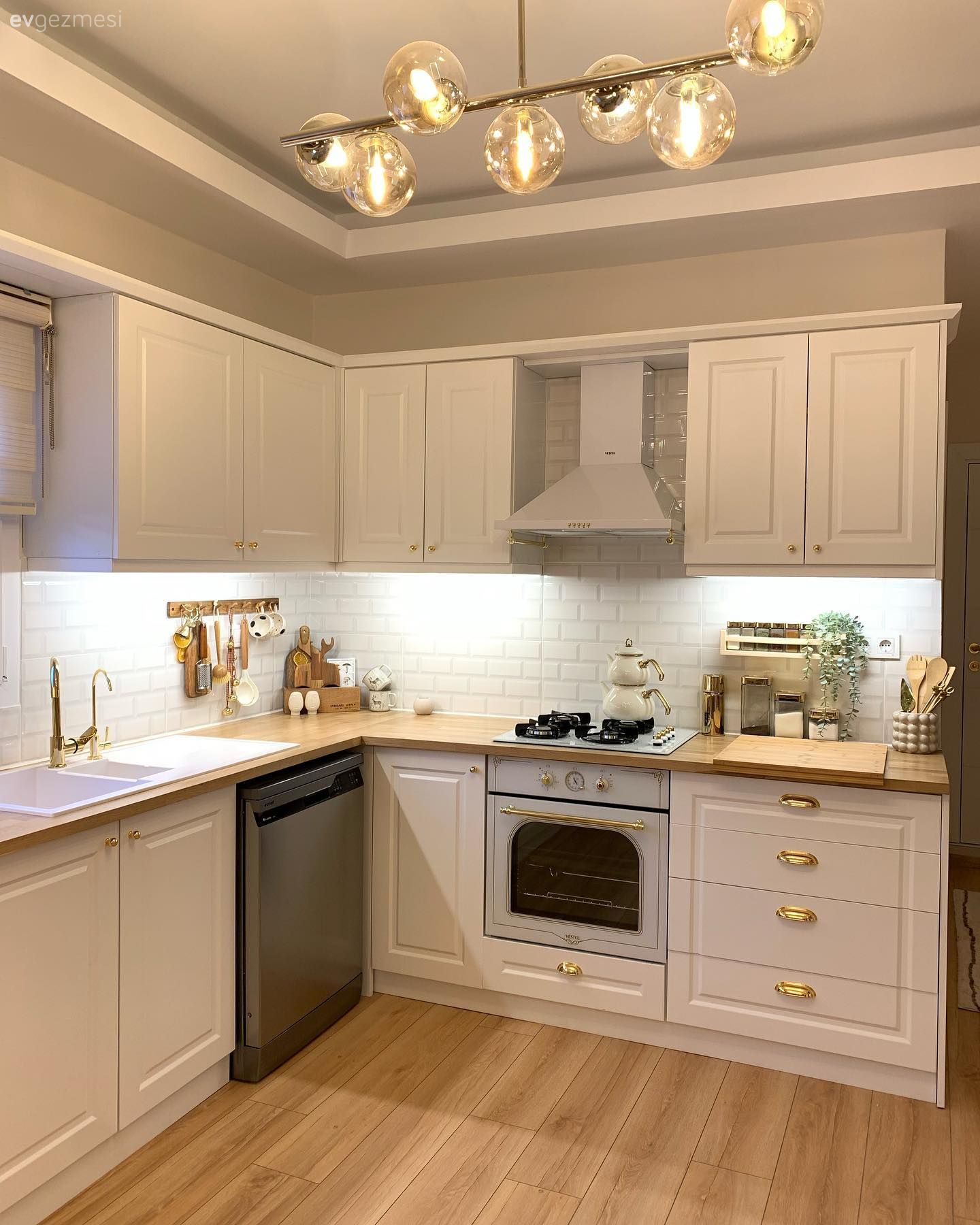 Bu Bodrum Mutfağı Görüntü ve İşlev Konusunda Tam Notu Hakkediyor!