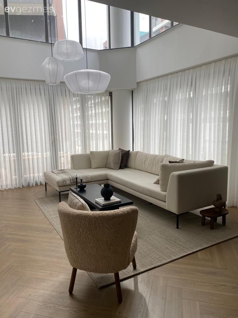 Tül perde, Perde, Salon, İskandinav, Koltuk takımı, Berjer, Avize, Aydınlatma, Salon avizesi, Halı, Salon halısı