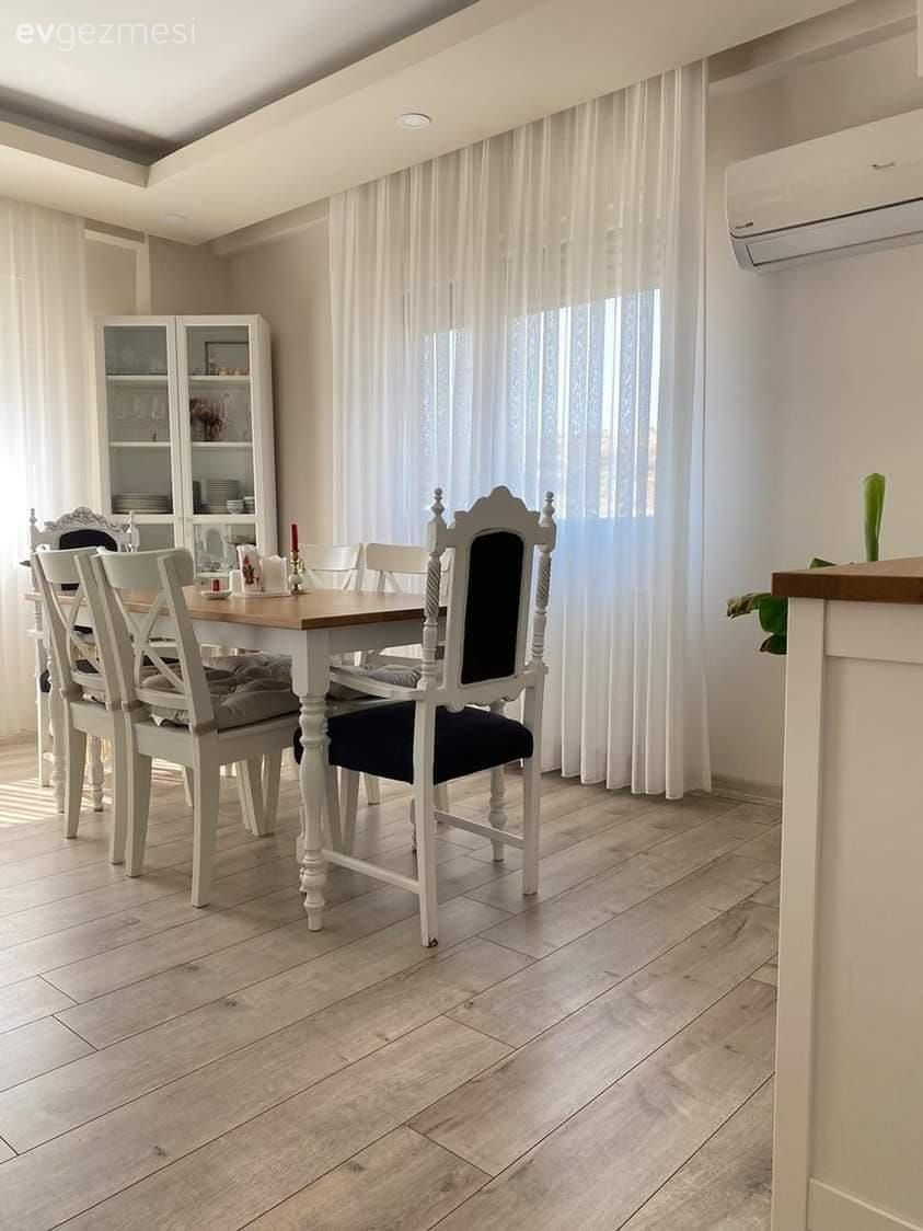 Bu İzmir Evinde Mavinin Enerjisi Kendini Hemen Hissettiriyor!