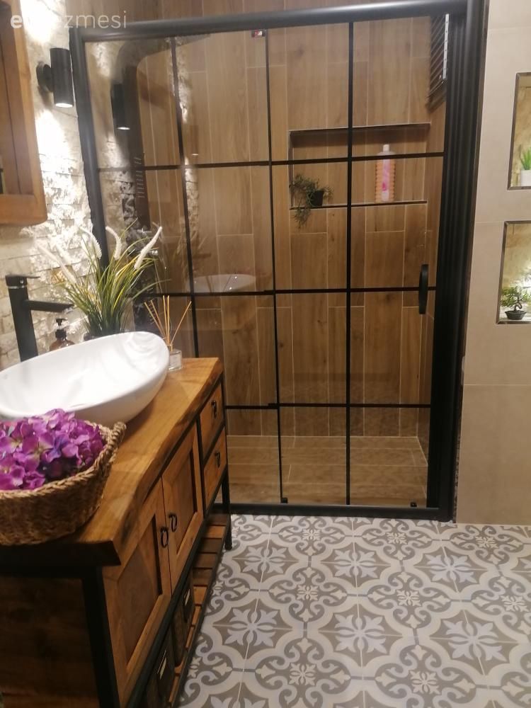 Öncesi Bir Lavabo Bir Klozet Sonrası Tam Anlamıyla Bir Afet!