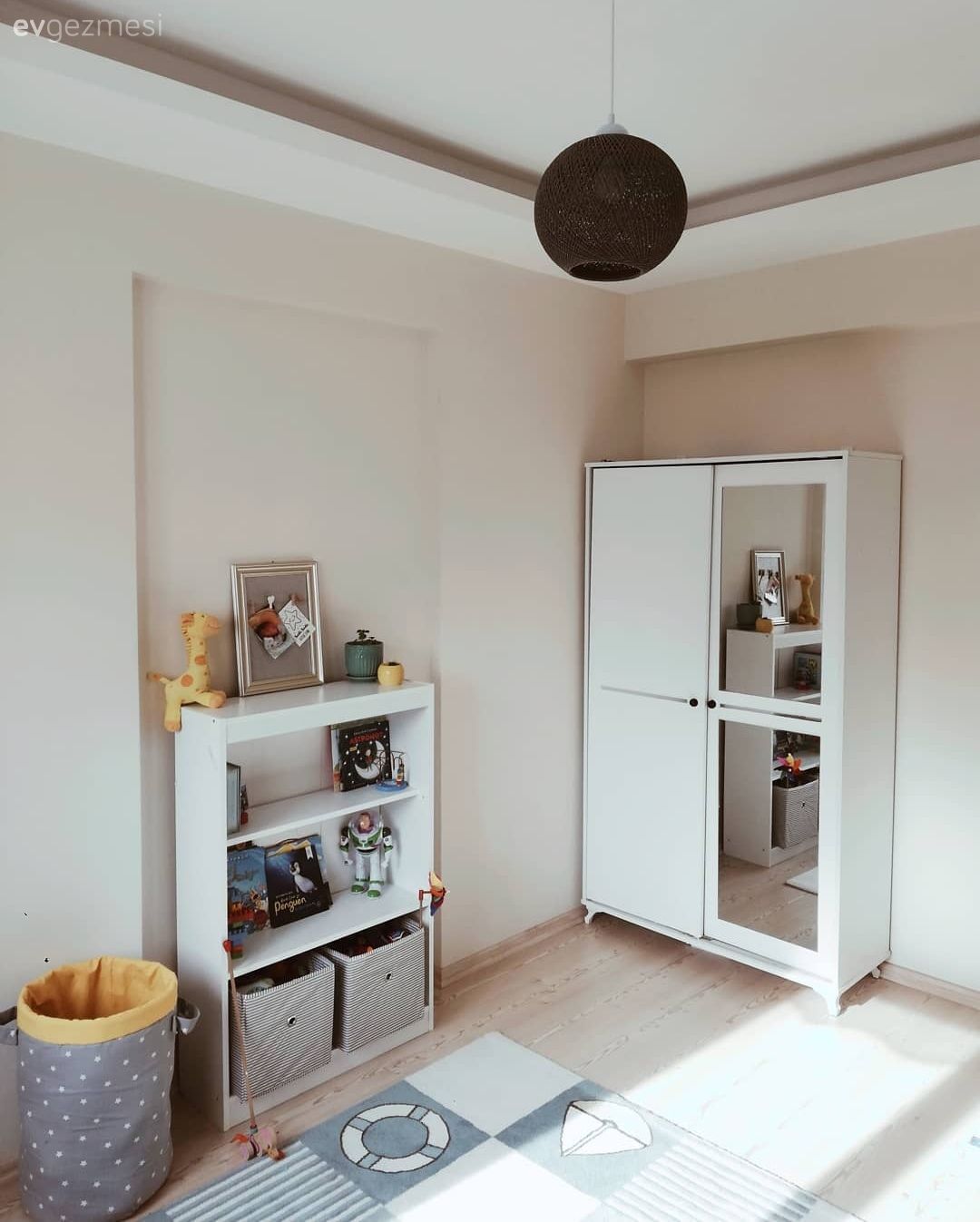 Dolap, Beyaz, Sarı, Çocuk odası aydınlatması, Siyah