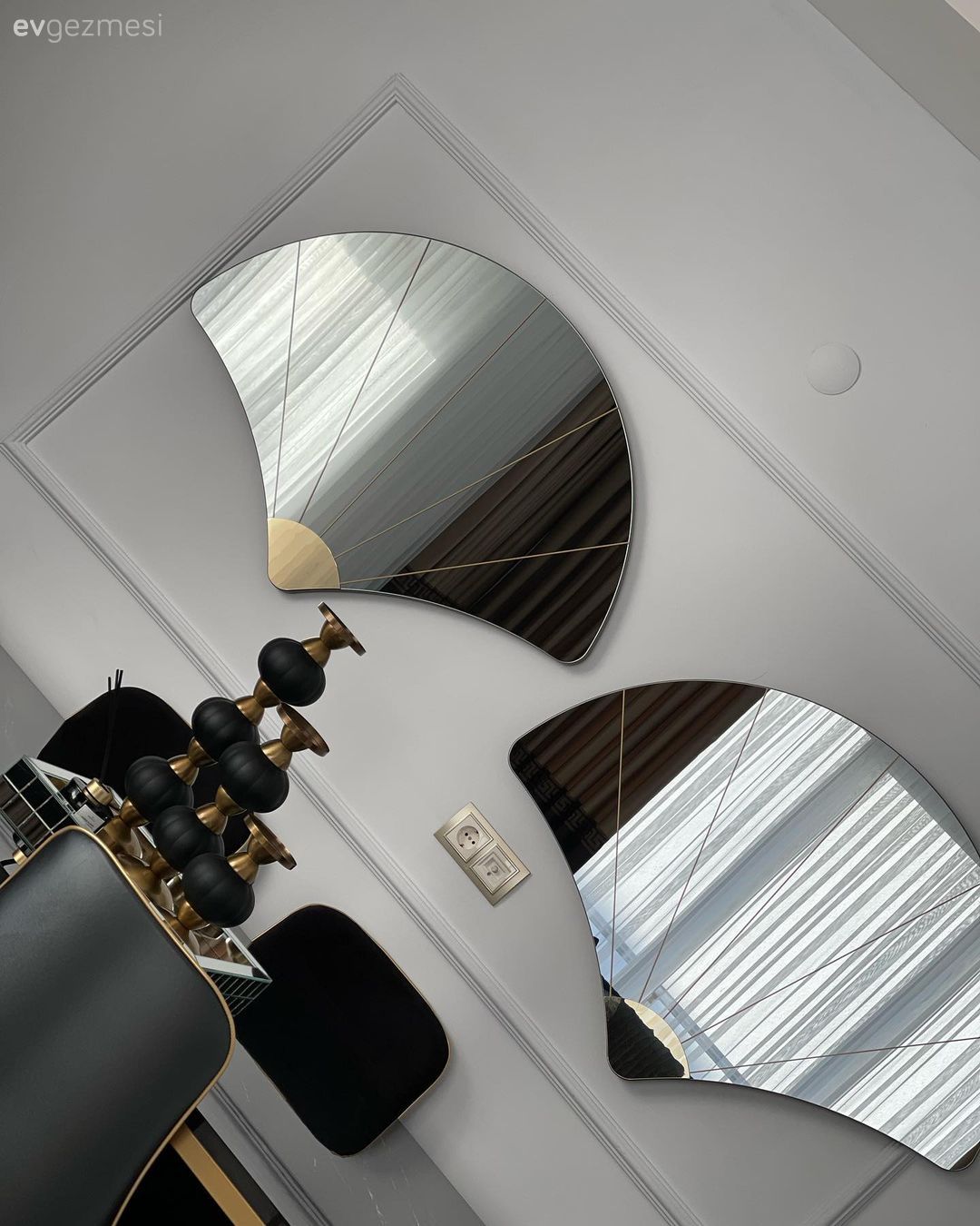 Bu Nevşehir Evi Koyu Renkleri Işıltıyla  Aydınlatmayı Pek Seviyor!