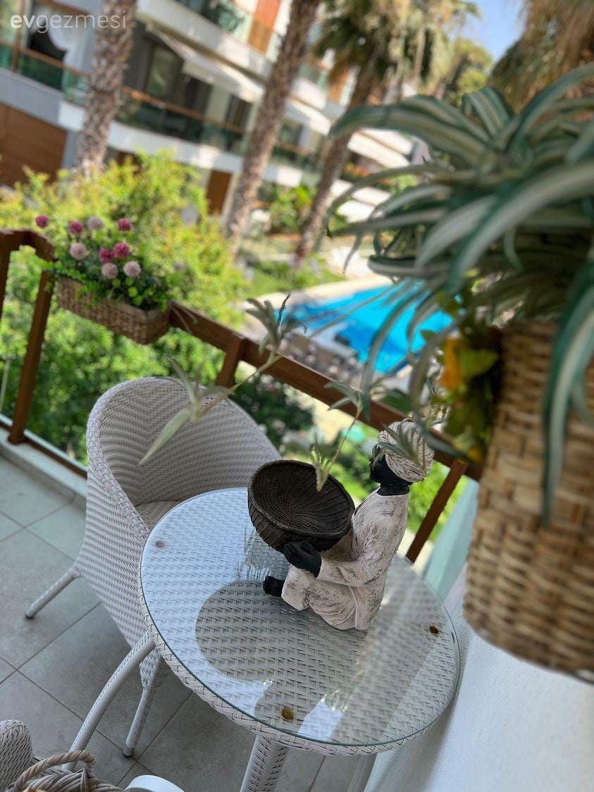 Balkon, Balkon masası, Sandalye, Beyaz