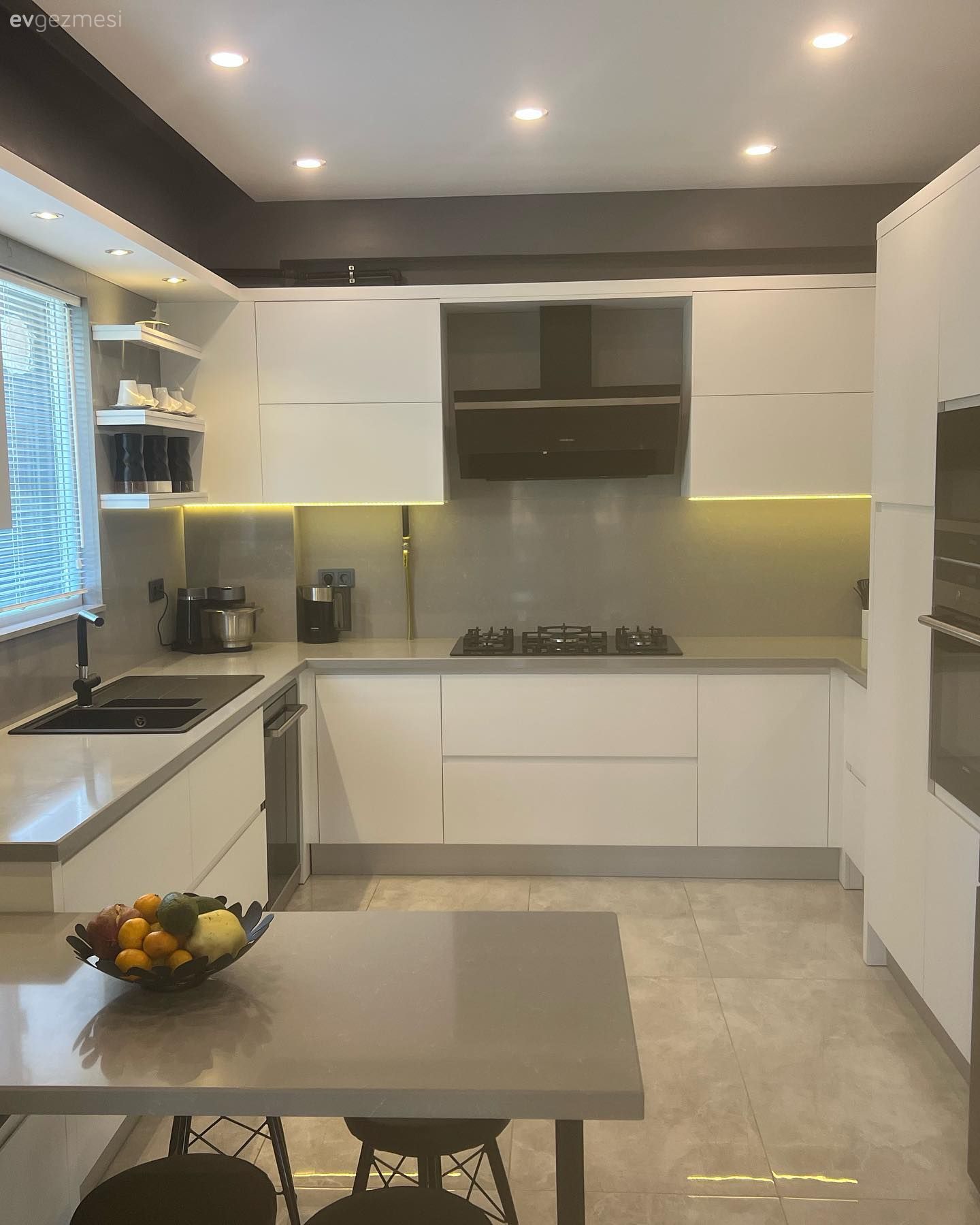 Her Detayıyla Modern Stile Göz Kırpan Bir Mutfak!