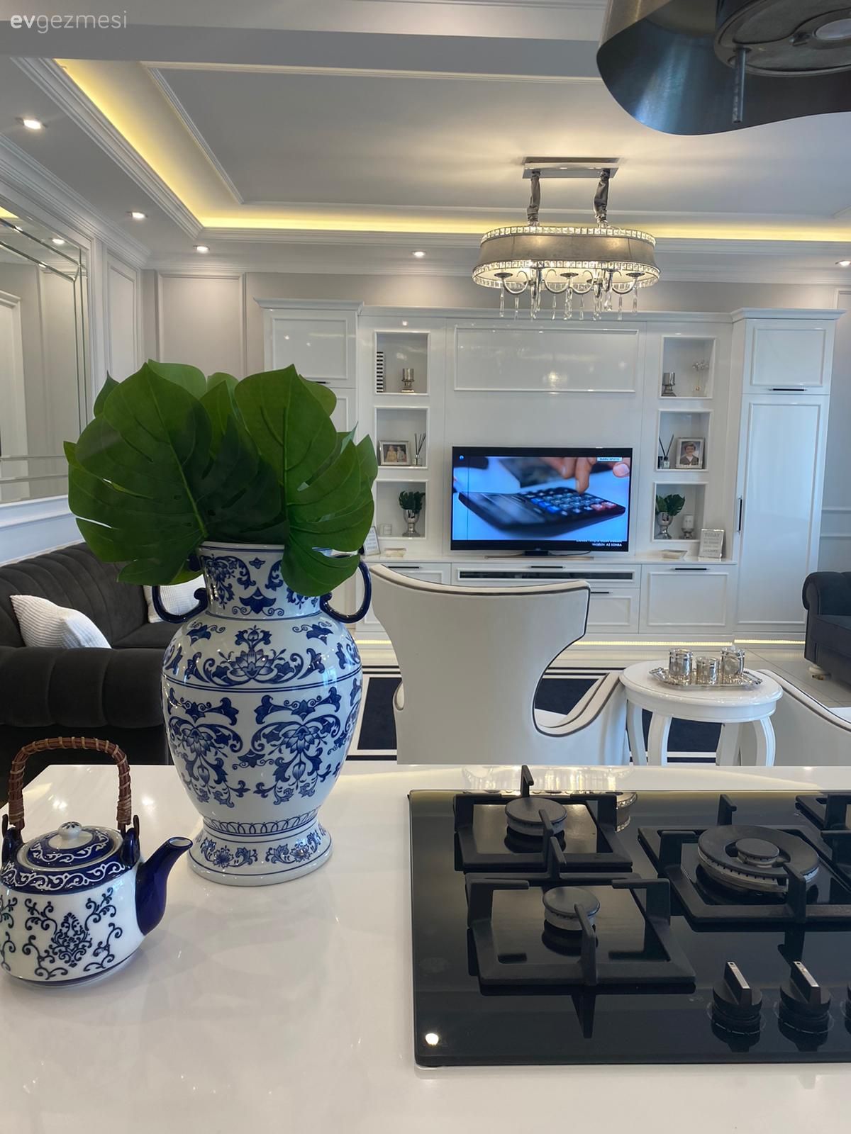 Tv ünitesi, Tv ünitesi aksesuarları, Ev Aksesuar, Led aydınlatma, Aydınlatma, Spot aydınlatma, Siyah, Beyaz, Vazo, Duvar çıtalama, Berjer, Koltuk takımı, Amerikan Mutfak, Mutfak