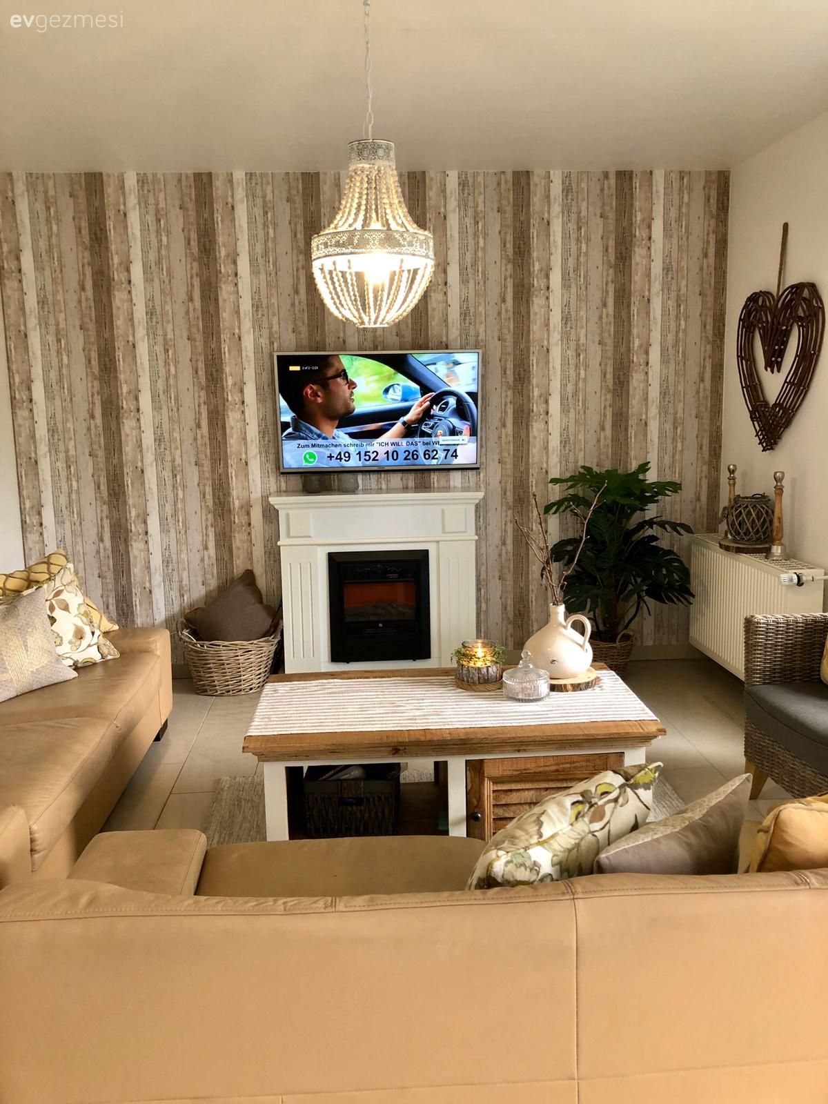 Salon, Rustik, Country, Kahverengi, Beyaz, Vizon, Duvar dekorasyonu, Şömine, Berjer, Koltuk takımı, Kırlent, Ev tekstili, Orta sehpa, Sehpa, Sehpa üstü aksesuarı, Ev Aksesuar, Avize, Aydınlatma, Salon avizesi