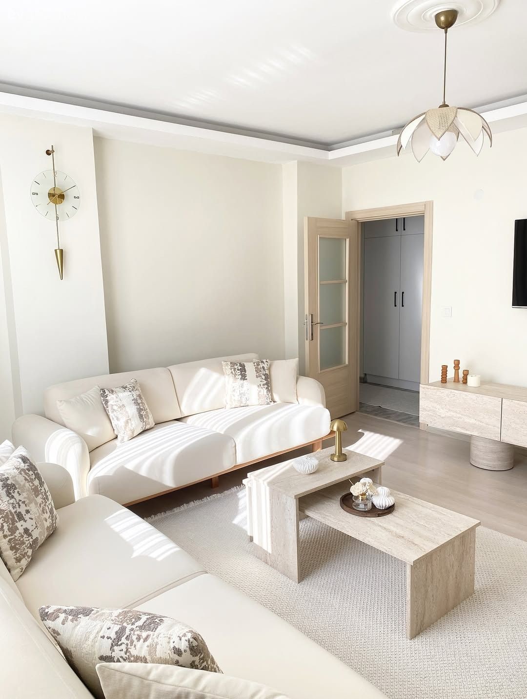 Bu Uyumlu Salonda Konfor ve Şıklık Da Tam Ayarında