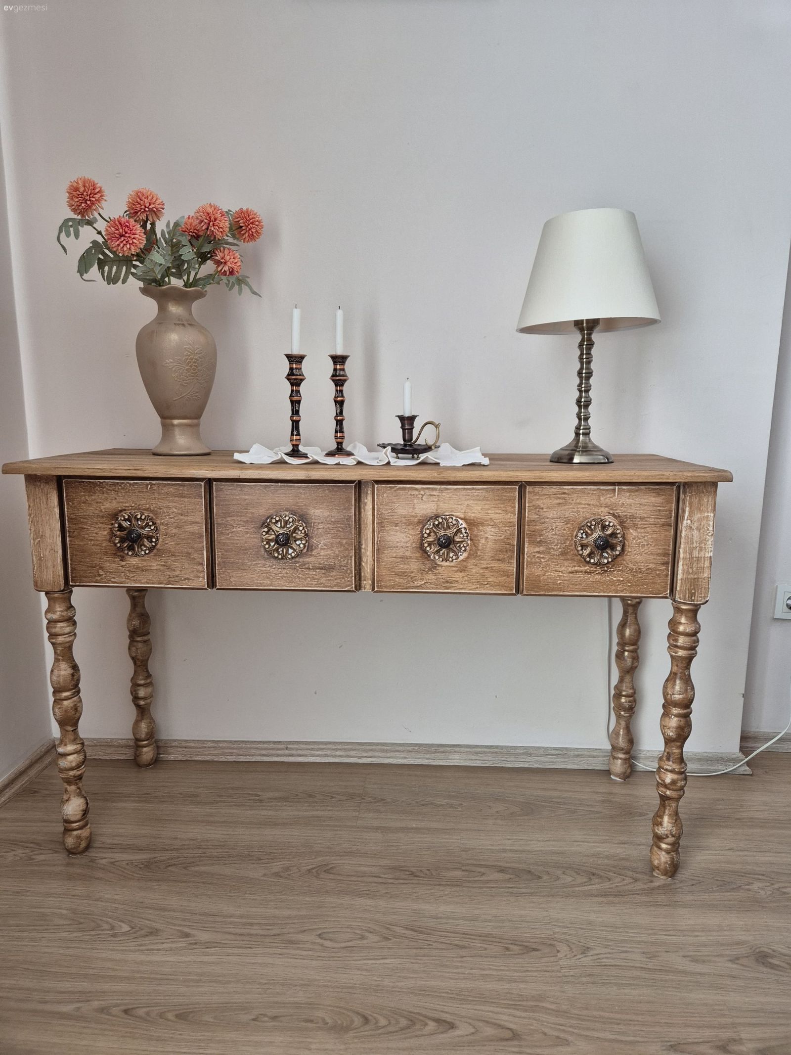 Ahşabın Sıcaklığı, Desenlerin Nahifliği: İstanbul'da Bohem Bir Ev!