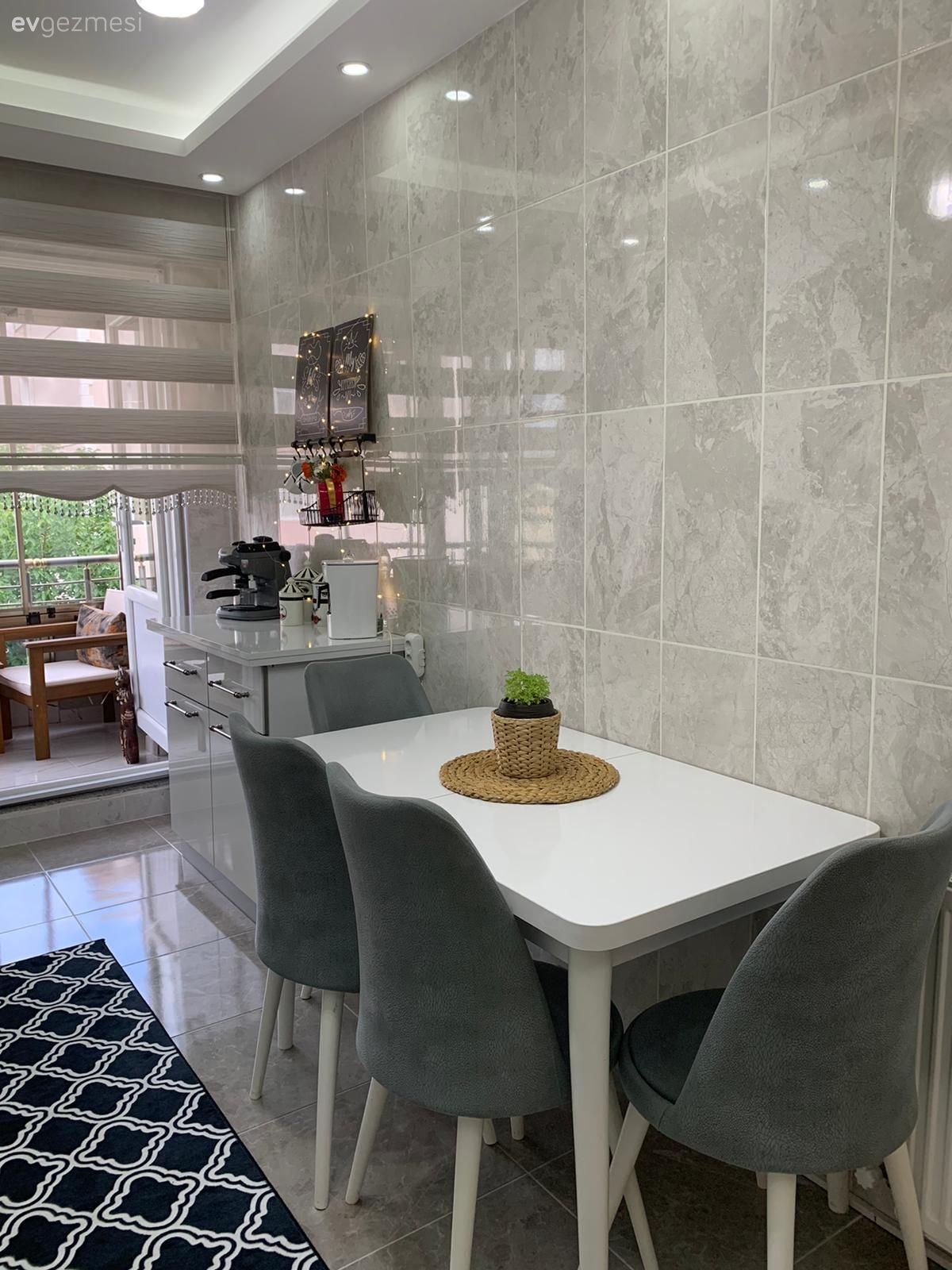 Beyaz, Gri, Mutfak masası, Sandalye