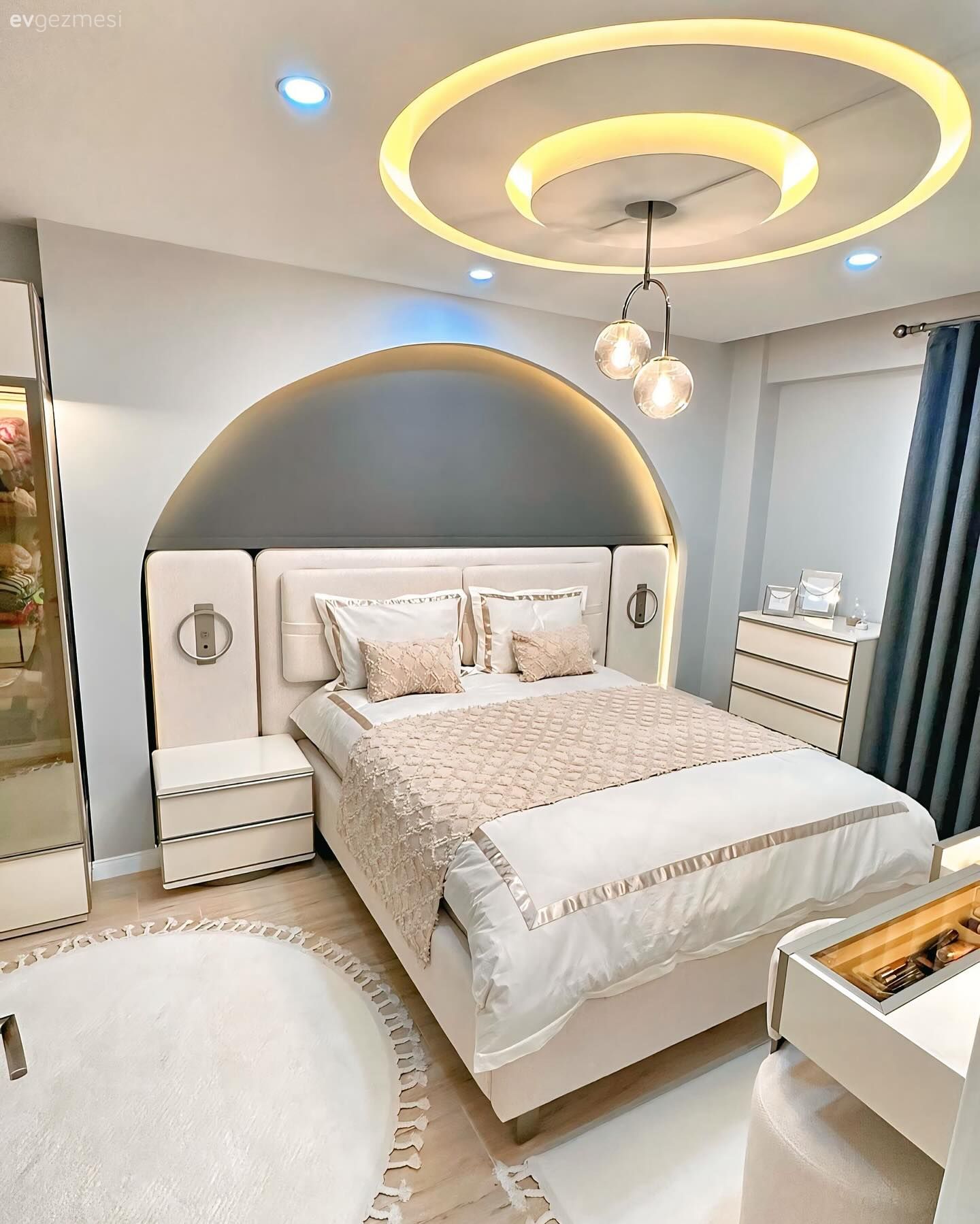 Art Dekoyu Seven Bu Yatak Odası Kalıpların Dışına Çıkmış!