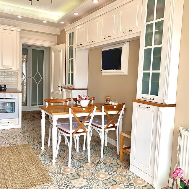 Ruhu İnce, Enerjisi Bomba: Hatırşinas Bir İzmir Evi