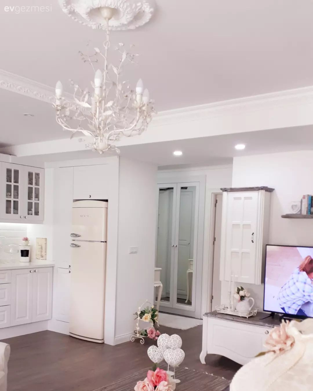 Ev Gezmesi: Buram Buram Country Kokan Bir İzmir Evi