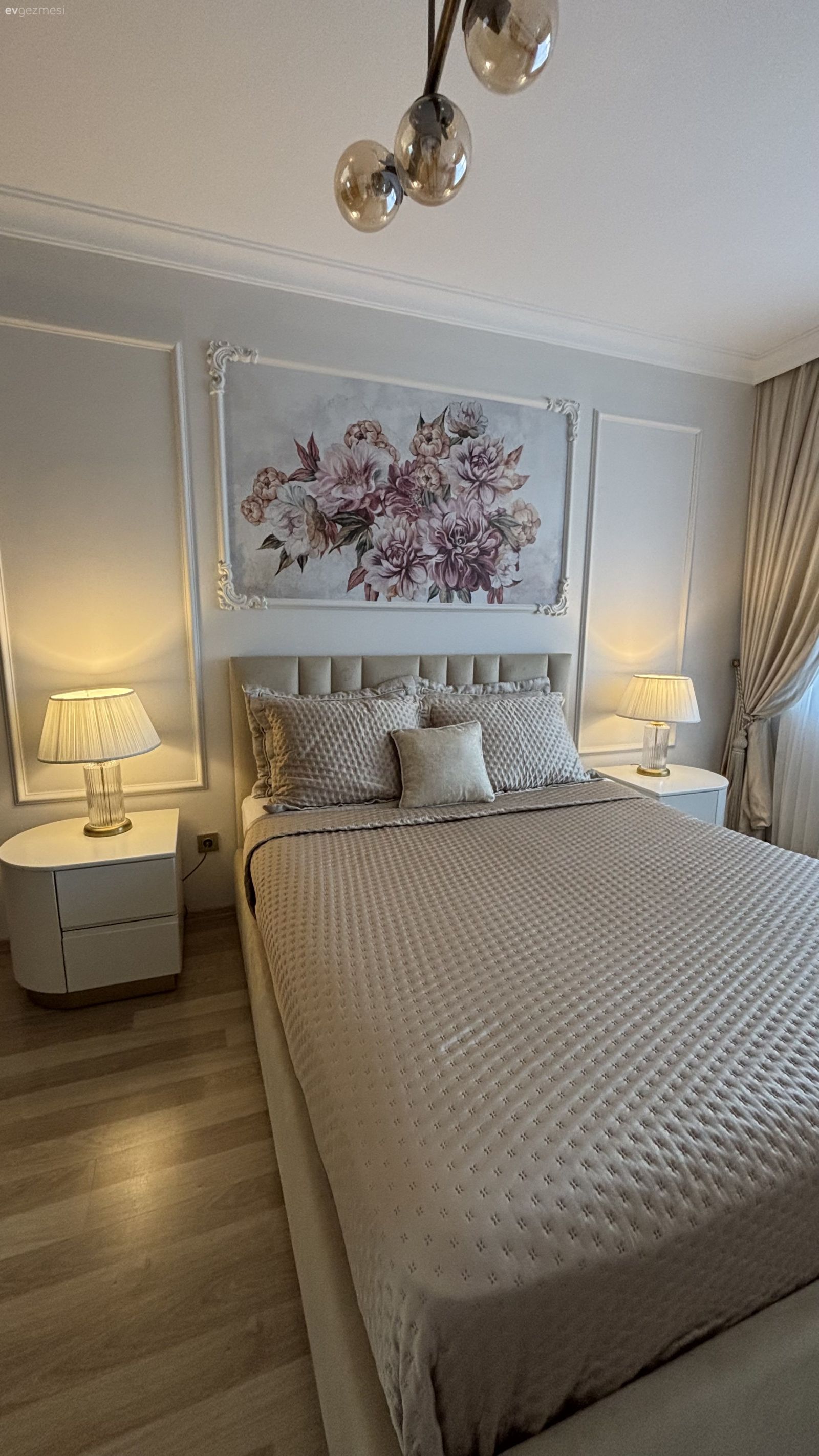 Salonundan Banyosuna Her Detayı Özenli Bir İstanbul Evi