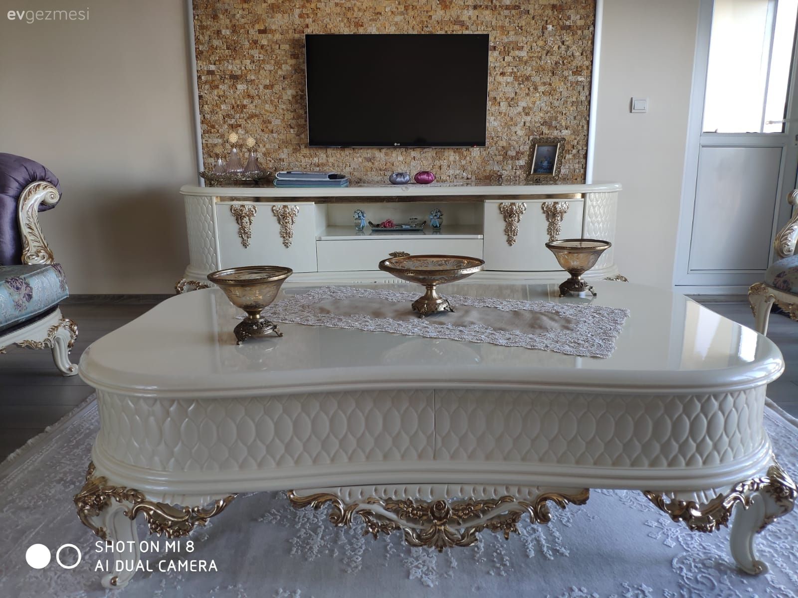 Bu Şık Evin Bir Yanı Avangart Diğer Yanı Country