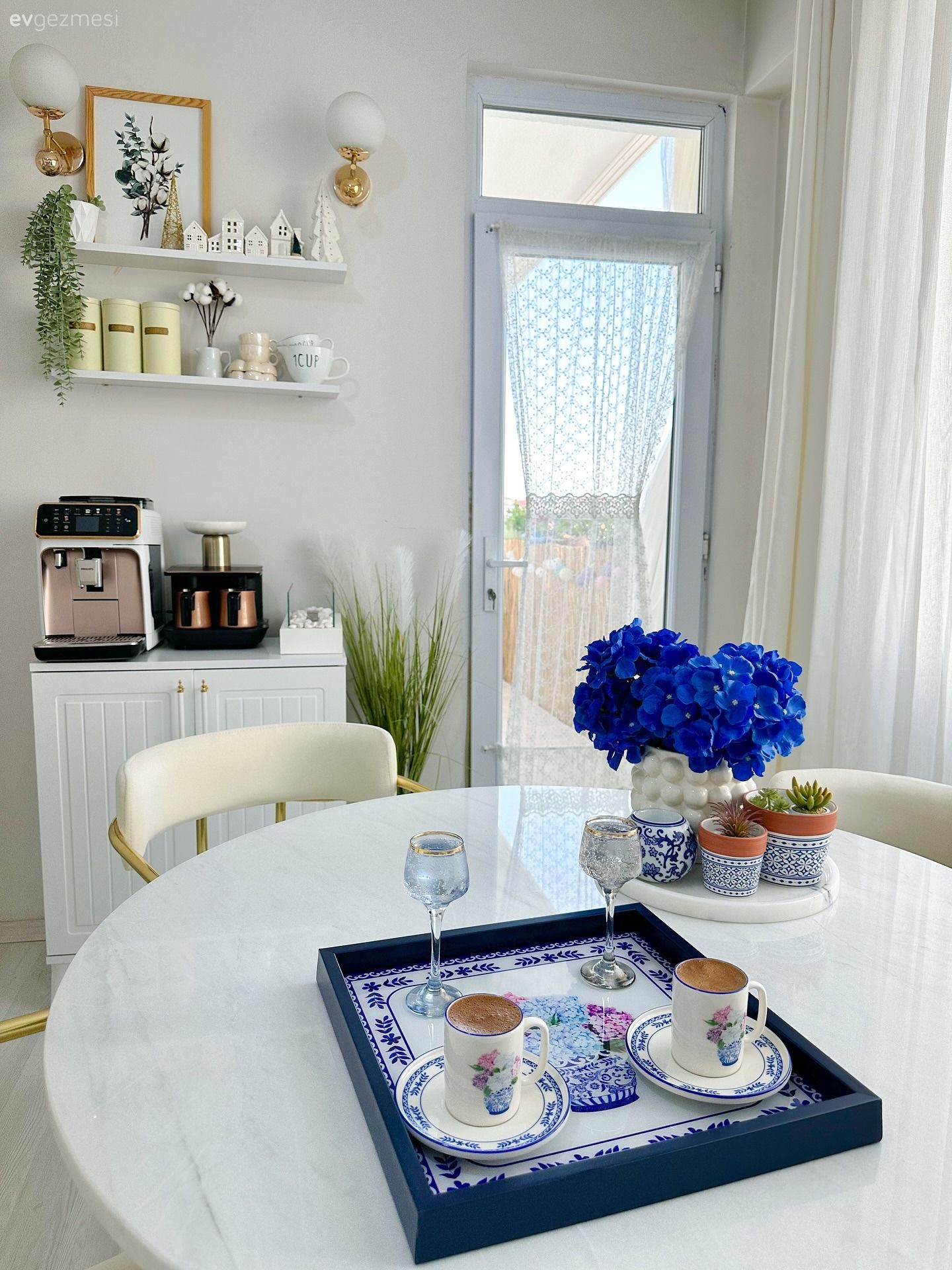 Kahve köşesi, Mutfak tülü, Mutfak perdesi, Mutfak sandalyesi, Mutfak masası, Mutfak aksesuarları, Mutfak, Mutfak rafı