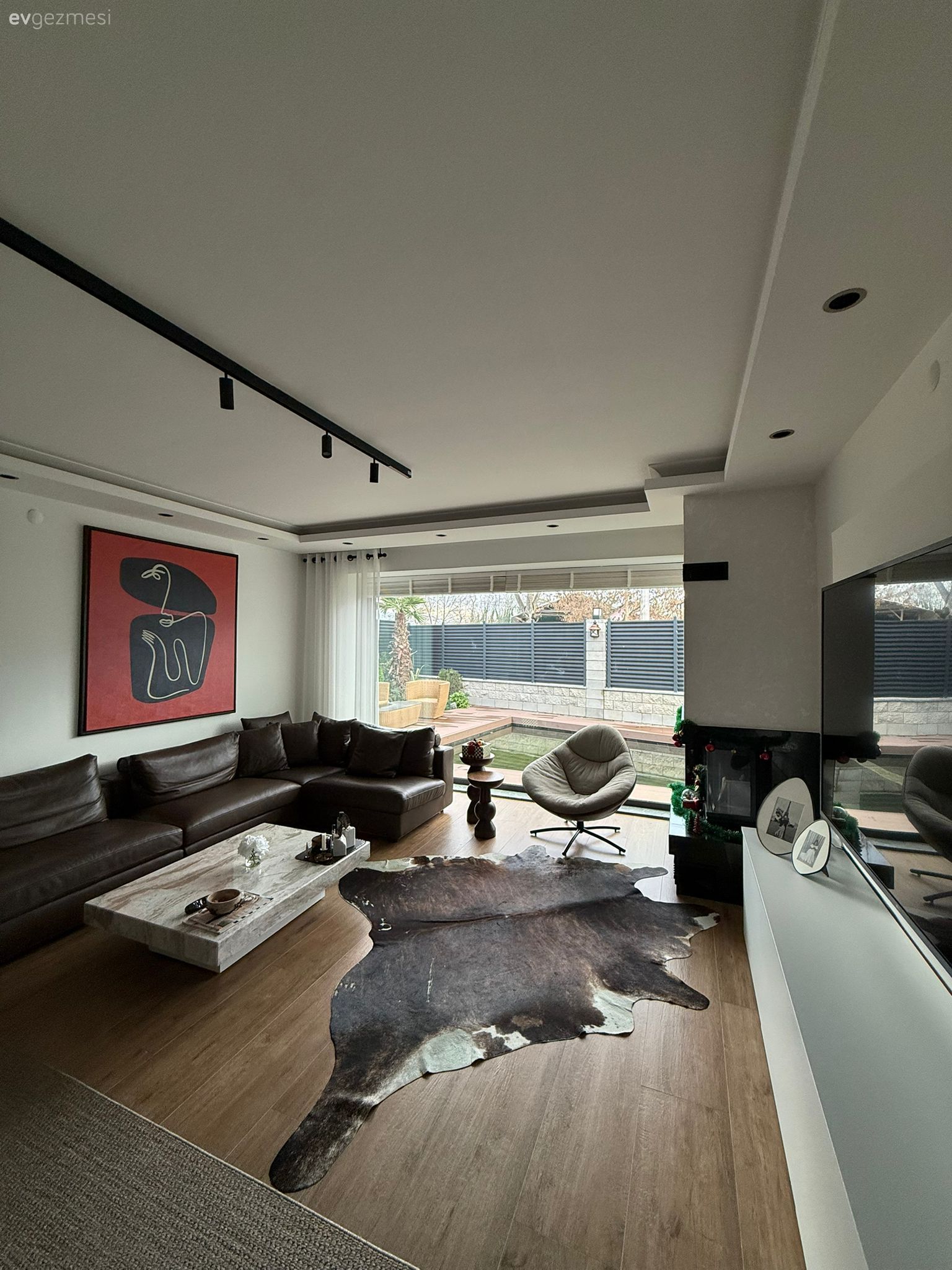 Bu Sakarya Evinde Siyah Renge Ayrıca Önem Verilmiş