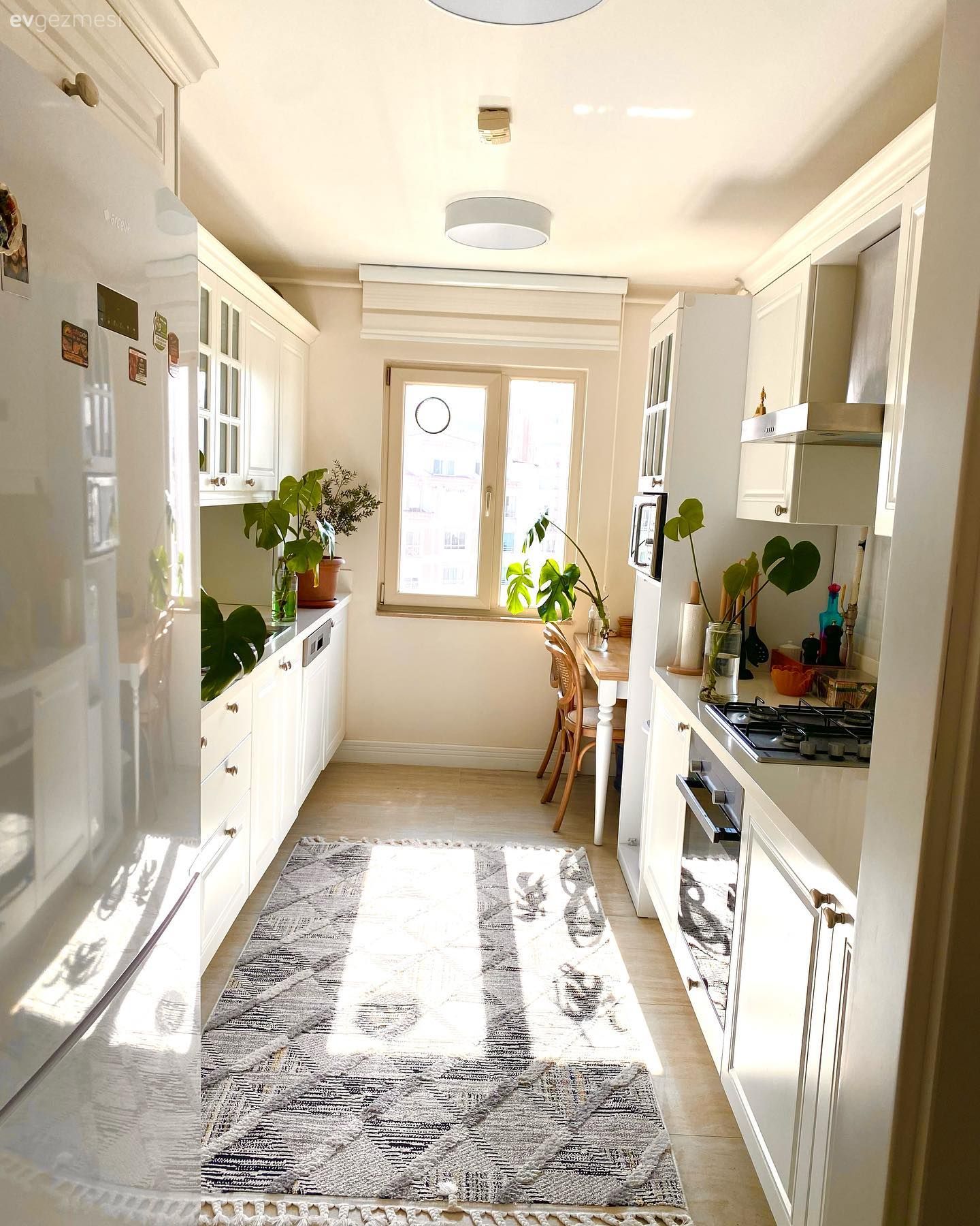 Feminen Dokunuşların Olduğu Bu Evde Kasvetli Görünüme Yer Yok