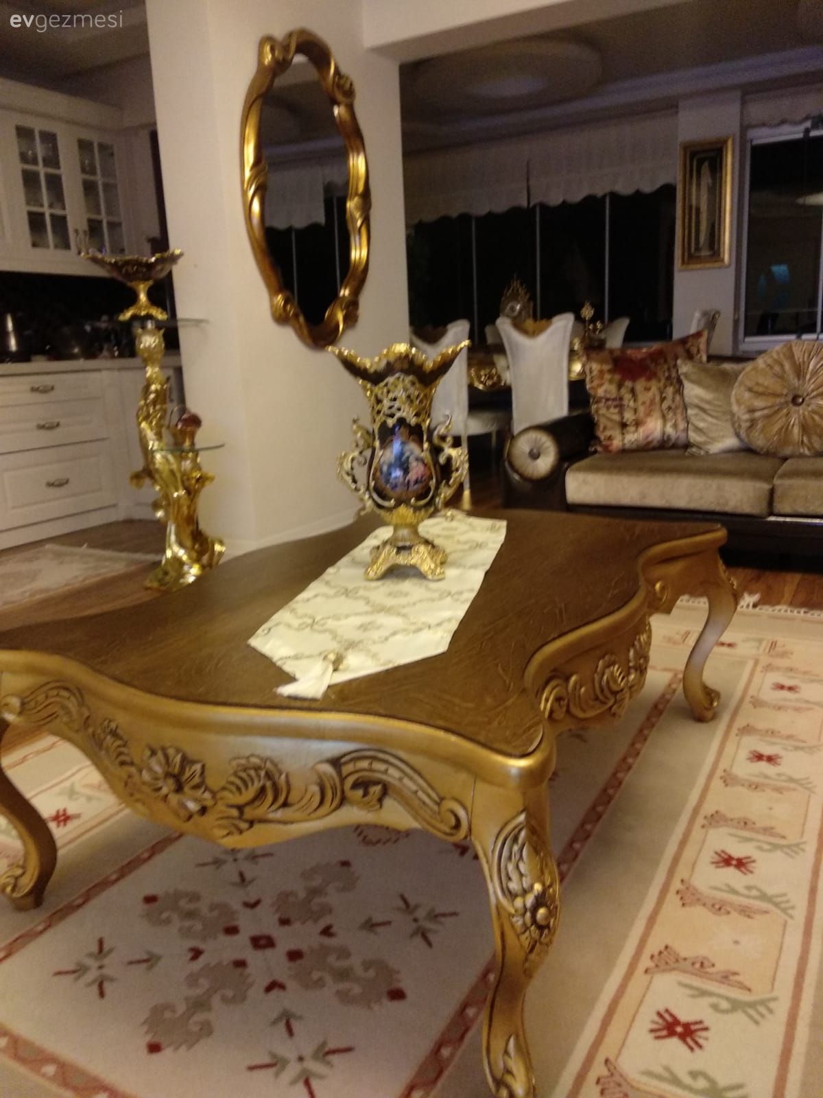 Bu İhtişamlı Evin Kalbi Avangart Diye Atıyor!