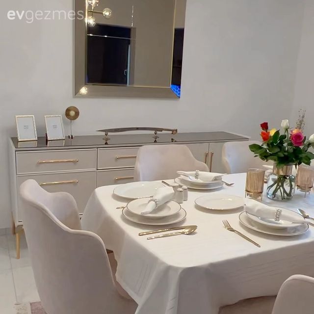 Yemek Odası, Konsol, Ayna, Sandalye, Yemek masası, Vazo, Ev Aksesuar, Çiçekler