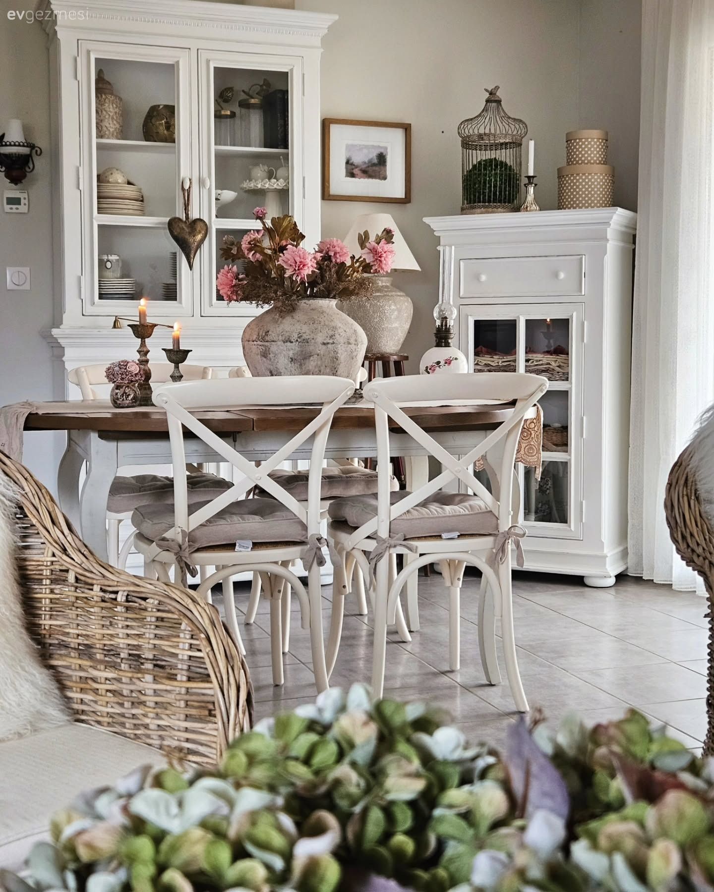 Bu Köy Evinin İçindeki Her Parça Nostaljiden Güç Almış