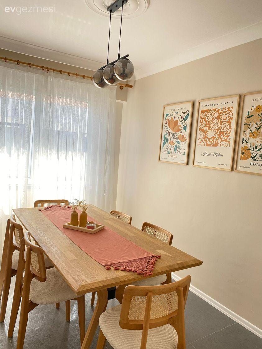 Yemek Odası, Beyaz, Ahşap Mobilya, Sandalye, Yemek masası, Tül perde, Perde, Avize, Aydınlatma, Çerçeve