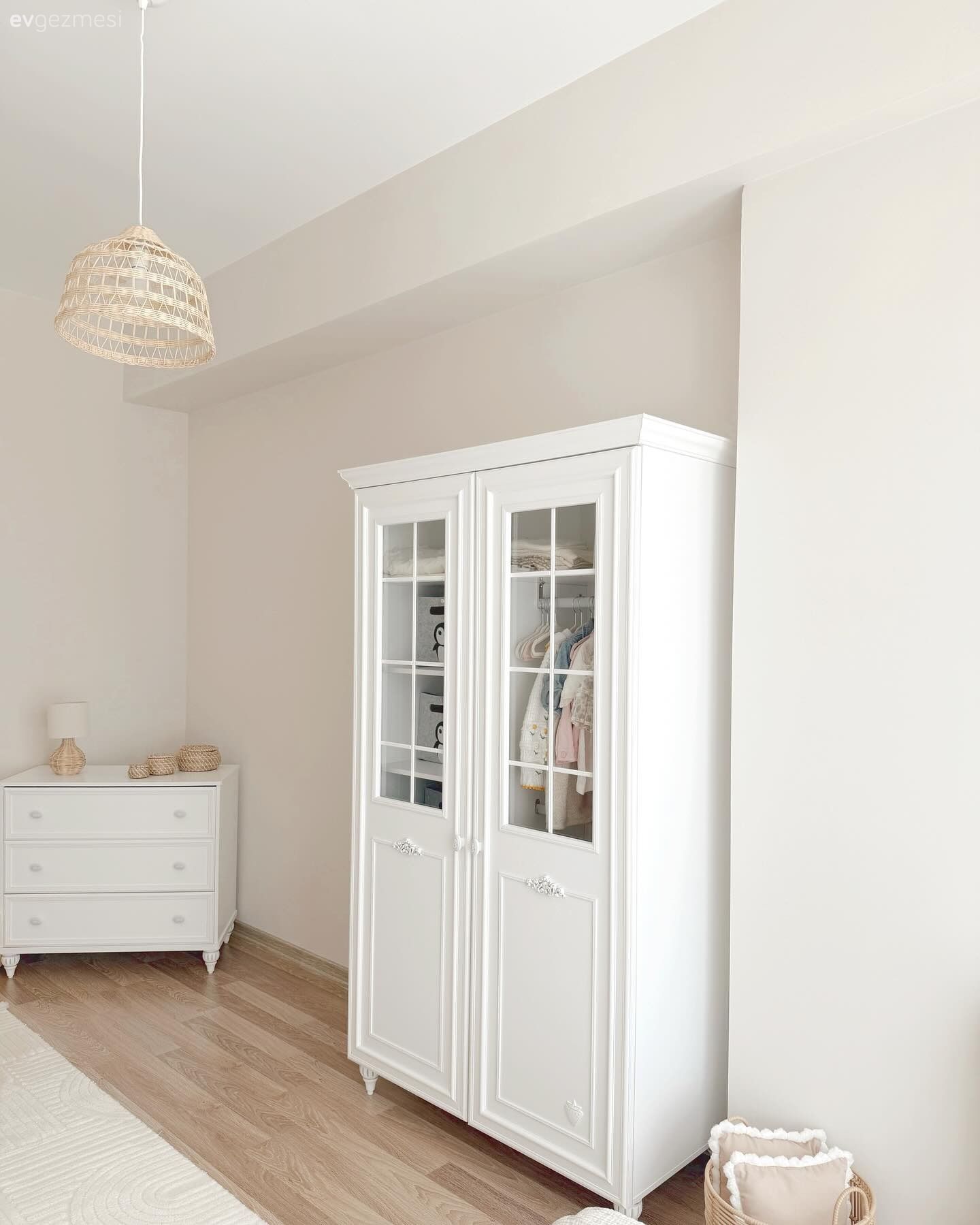 Bu Evin Şıklık Formülünde Beyazın Payı Oldukça Yüksek