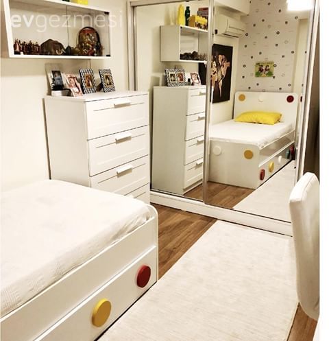 Göz Alıcı Tasarımların Şıklık Kattığı Bir İzmir Evi