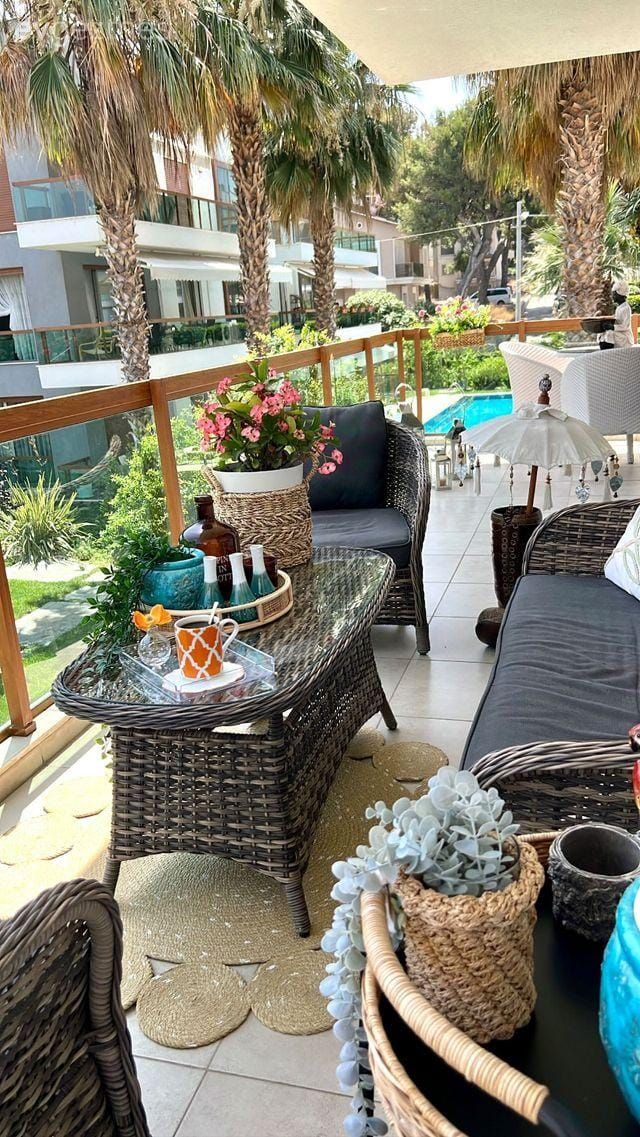 Bu İzmir Balkonunda Keyifli Zaman Geçirmemek Mümkün Değil!
