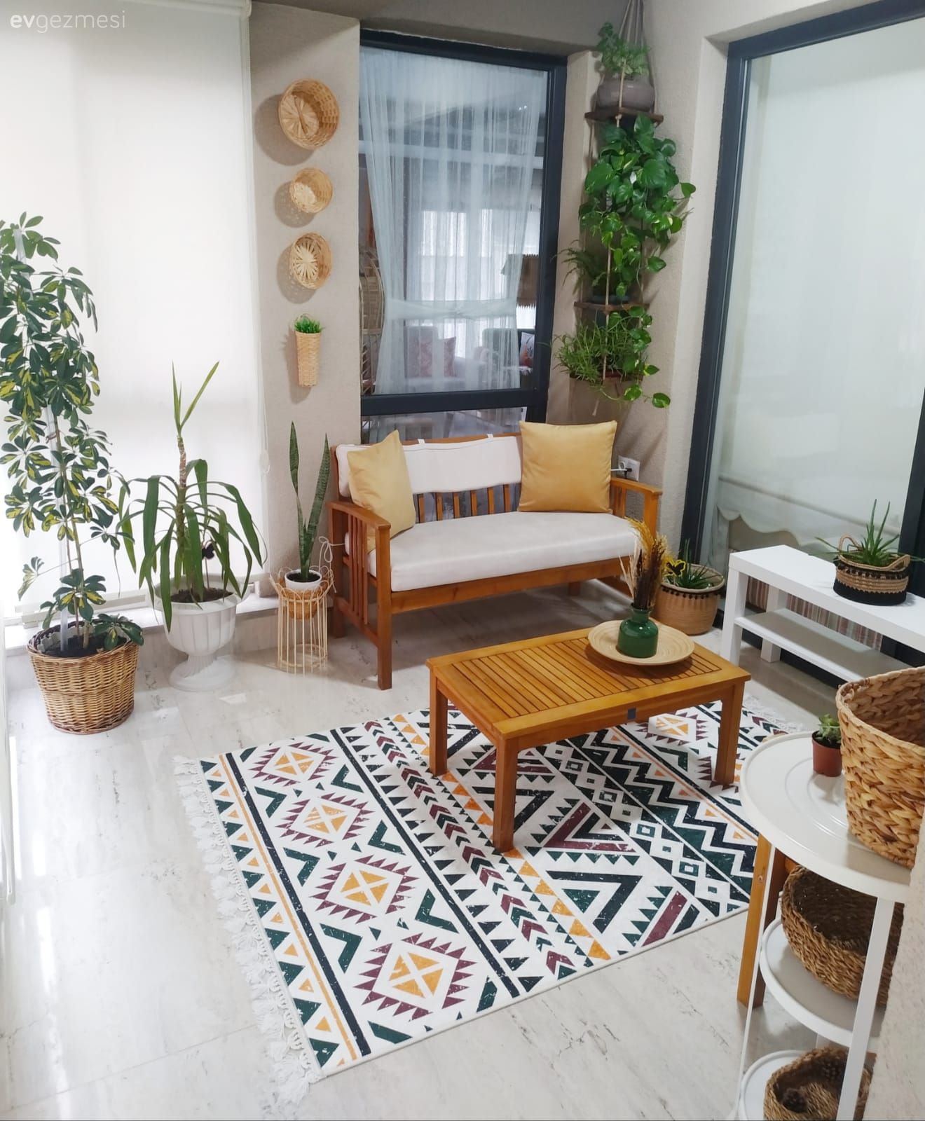 Balkon, Beyaz, Hardal, Ev bitkisi, Balkon masası, Balkon oturma grubu