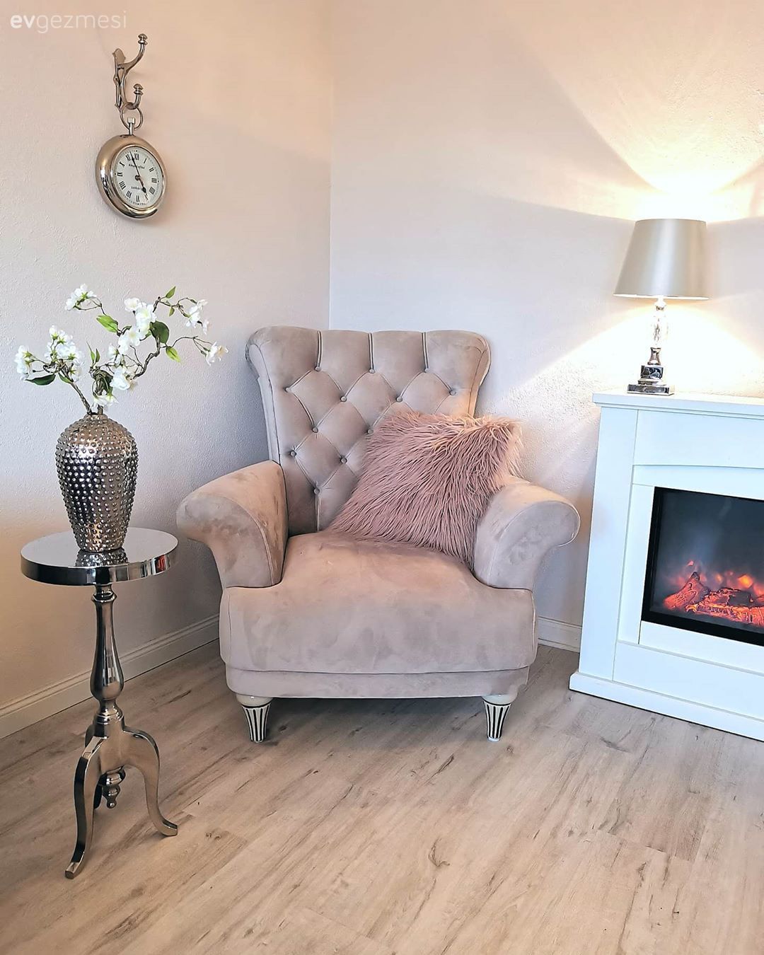 Şık Olmayı Aklına Koyan Bu Evin Göbek Adı Işıltı