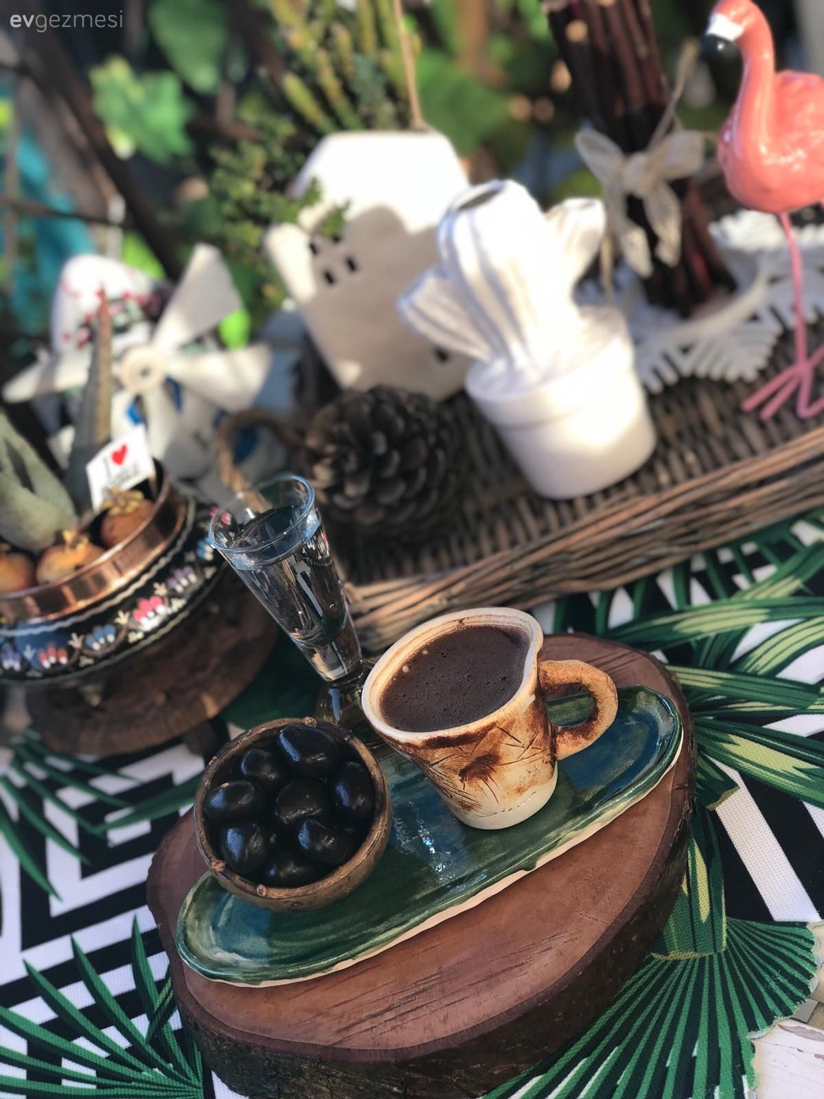 Sunum, Kahve sunumu, Kahverengi, Yeşil, Geometrik desen