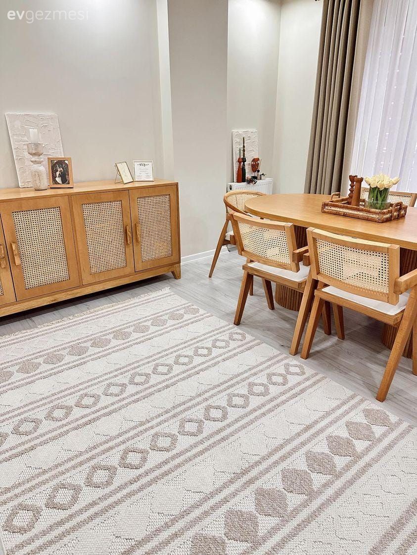 Bu Yeni Gelin Evinde Beyaz ve Ahşap Uyumu Oldukça Önemli!