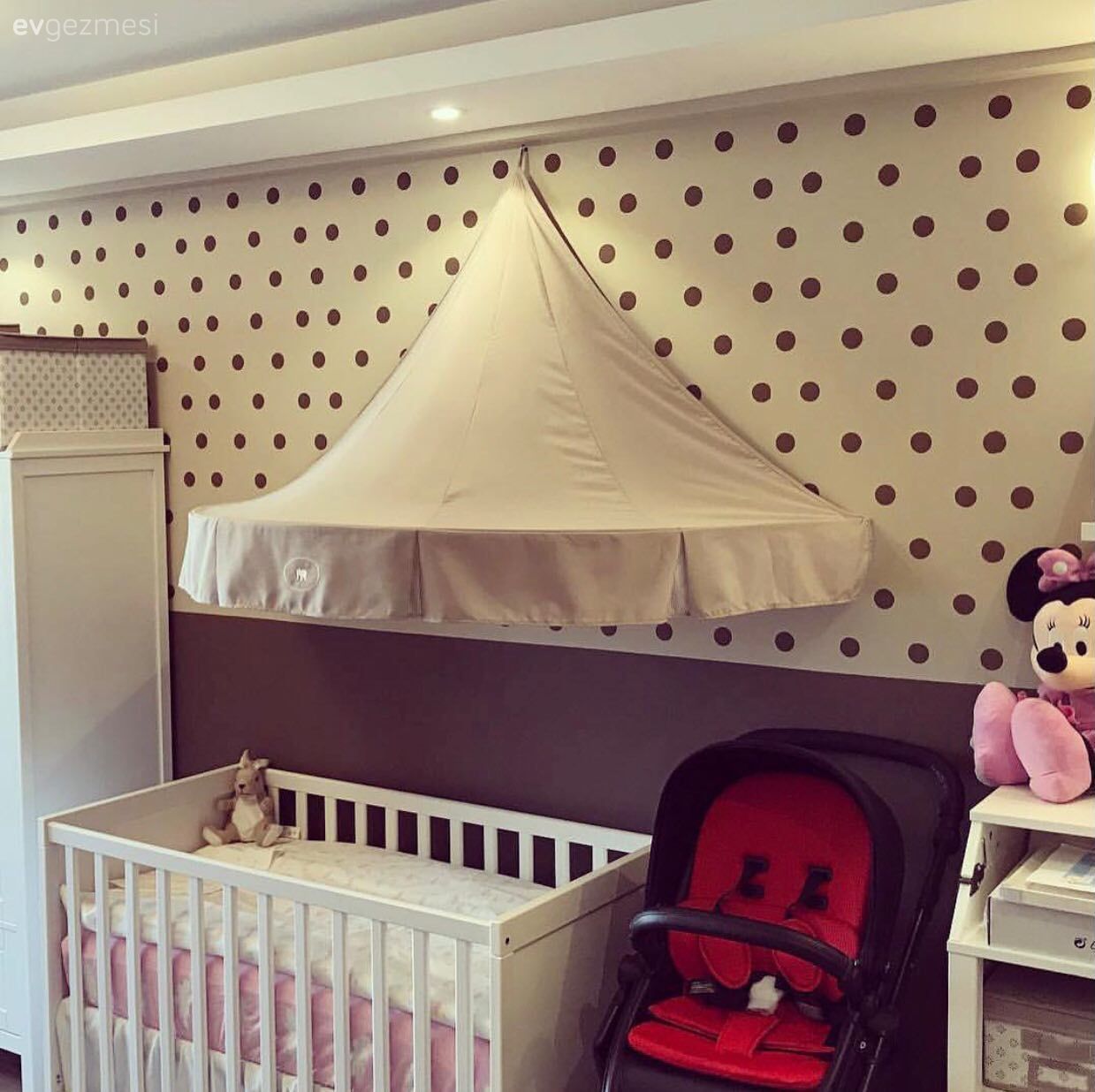 Turuncu, Hardal ve Yeşil: Enerjisi Hayli Yüksek Bir İzmir Evi