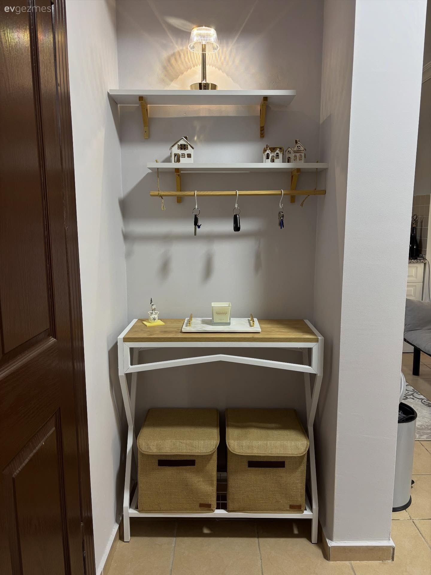 İzmir'deki Bu Villada Dar Yaşam Alanları Verimli Şekilde Değerlendirilmiş