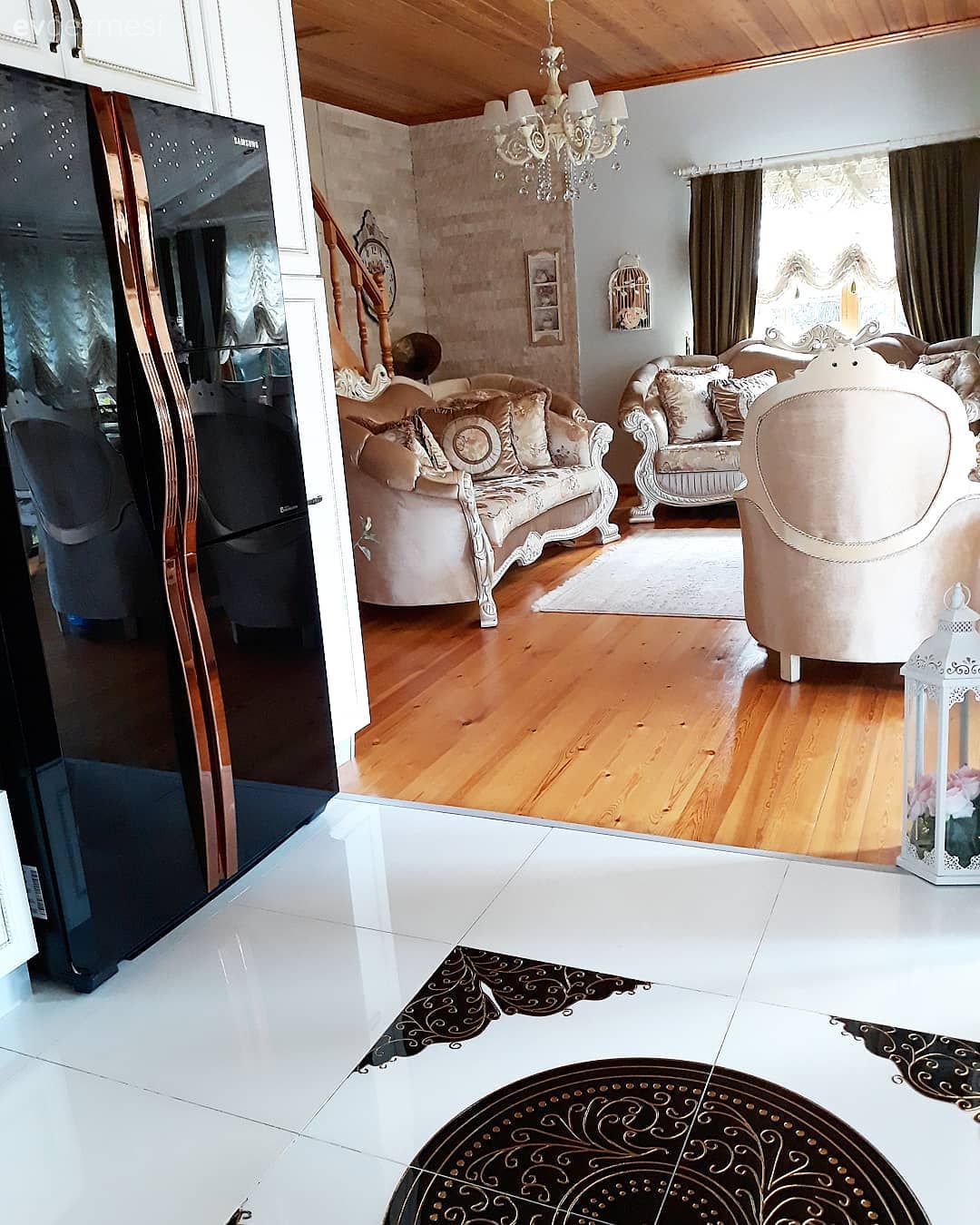 Bu Bahçeli Dubleks Evin Bir Kısmı Taş Bir Kısmı Ahşap!