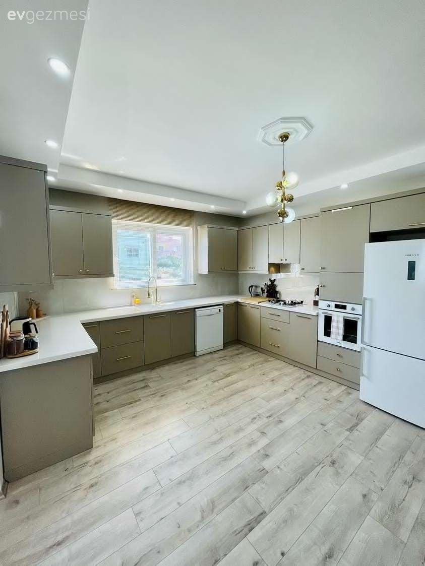 Bu Evde Balkon Yeni Mutfağa, Eski Mutfak da Çocuk Odasına Dönüşmüş!