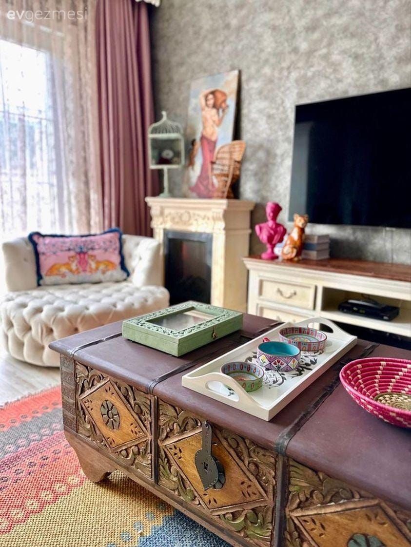 Bu Rengarenk Dekordaki Her Parça Orijinallik Testinden Geçmiş Gibi!